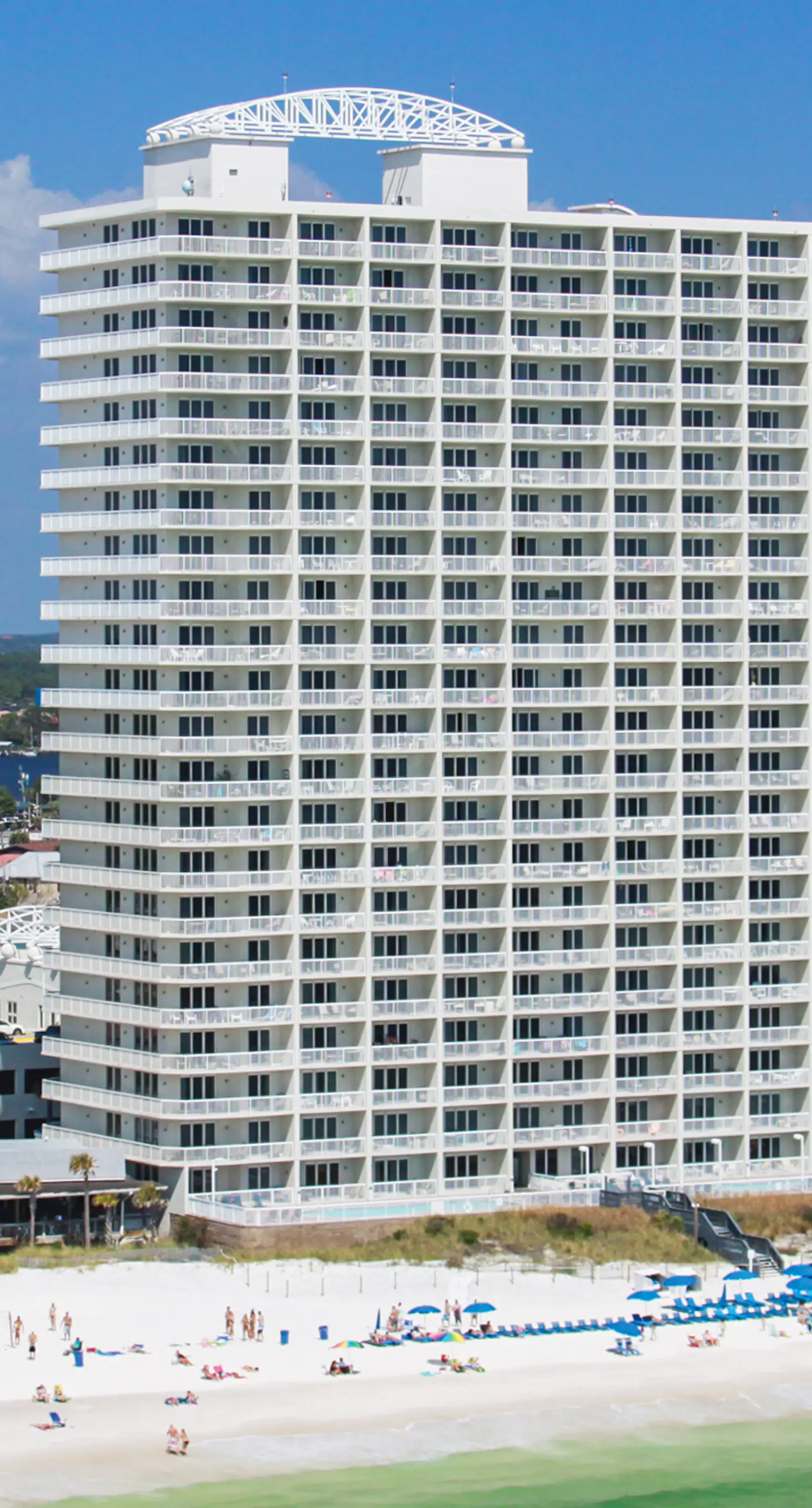 Beachfront, seafoam sanctuary with furnished balcony, pools, & gym