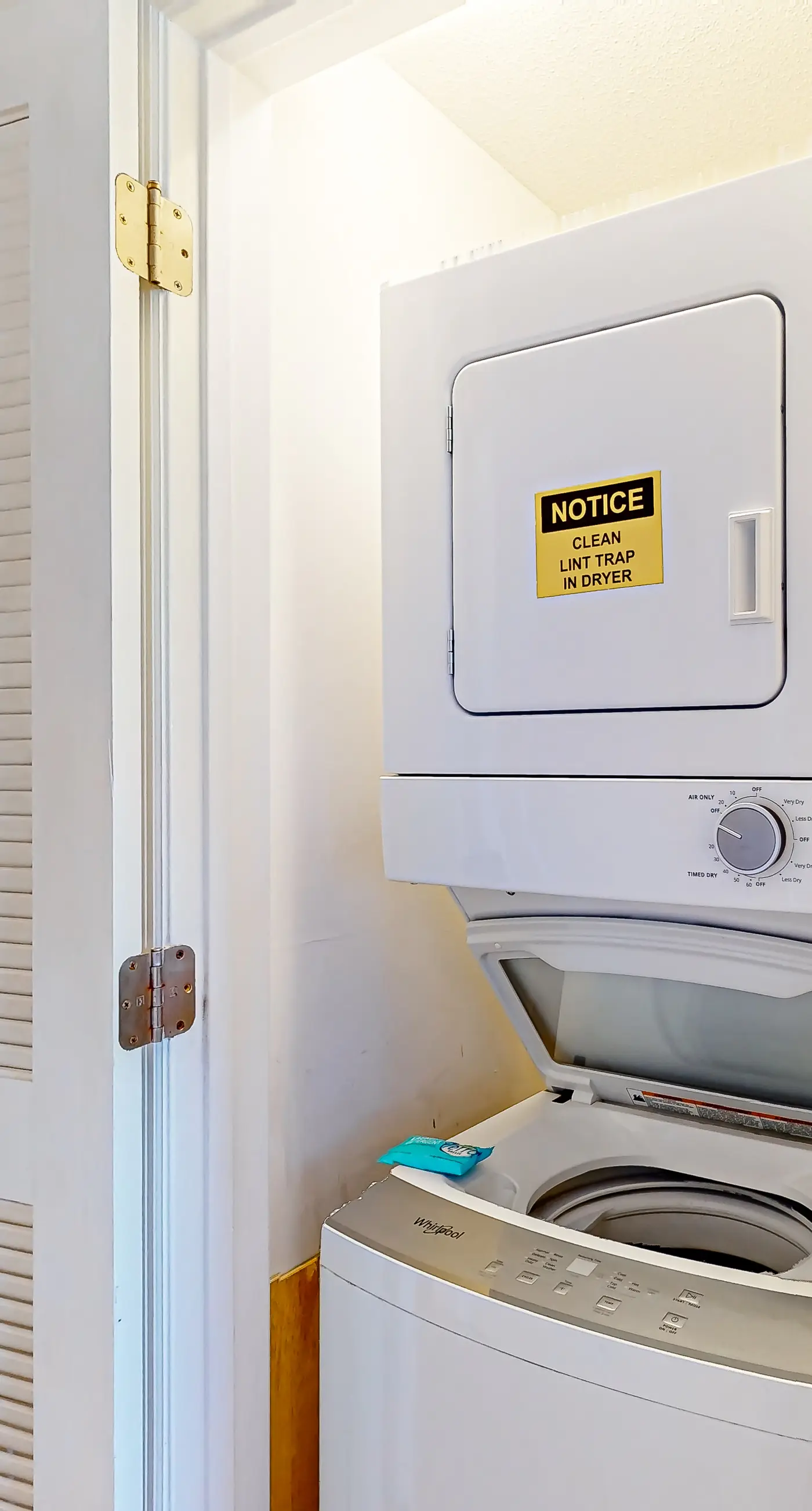 Cozy & colorful beachfront condo with balcony, pools, & fitness center