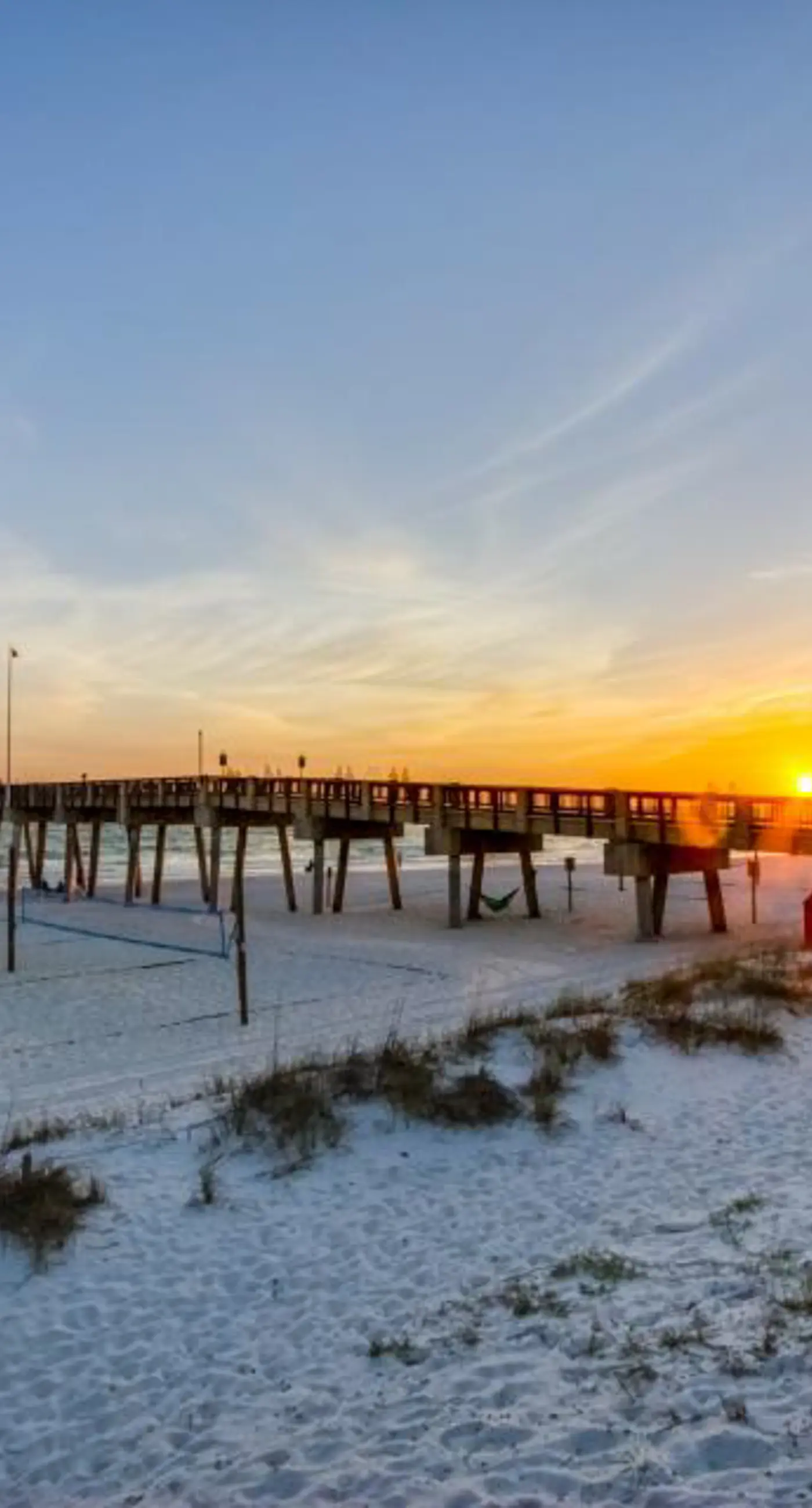 Studio by the sand with pools, sundeck & easy beach access - snowbird-friendly