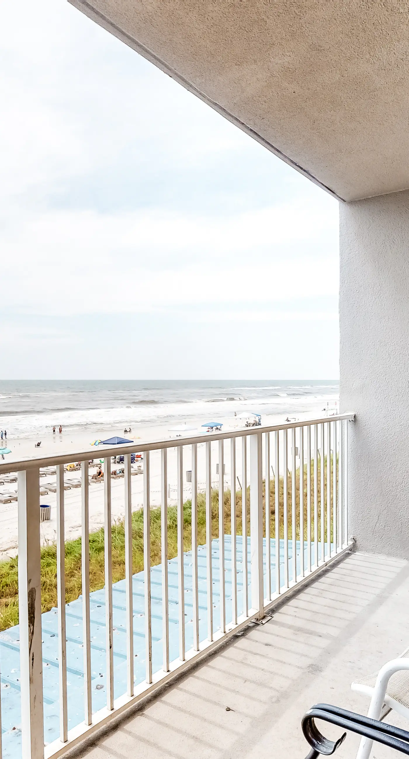Charming, waterfront condo with pools, fitness center & beach access
