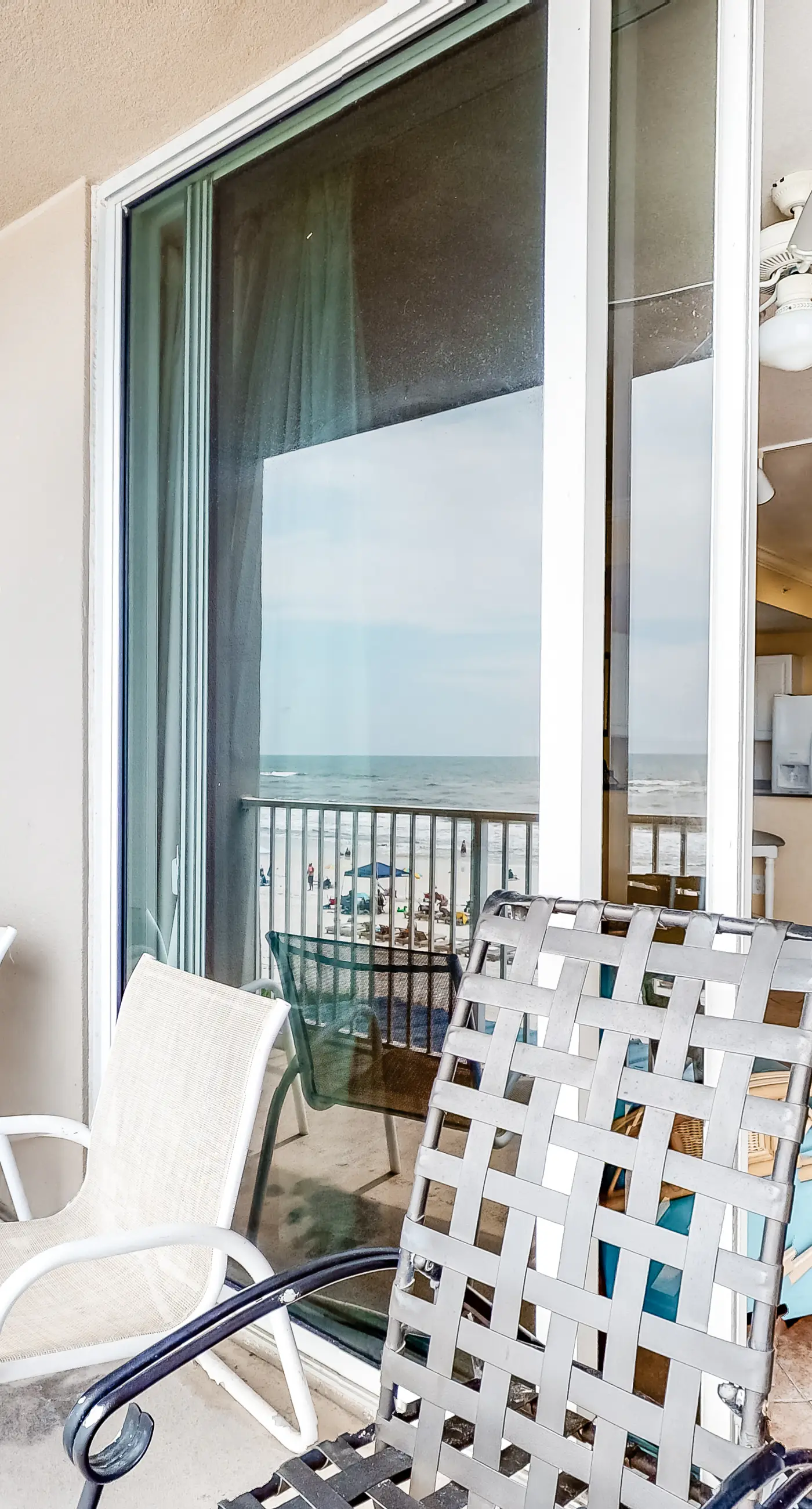 Charming, waterfront condo with pools, fitness center & beach access