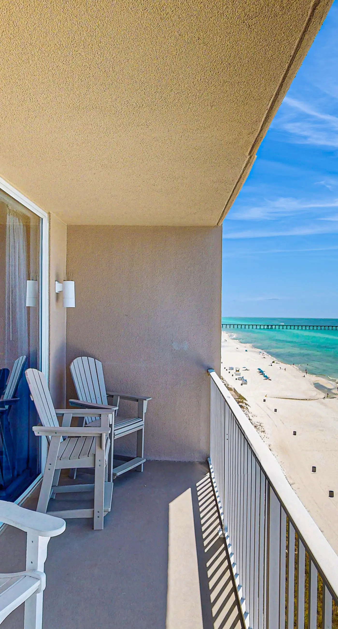 Eighth-floor beachfront condo w/ hot tubs, pools, seasonal beach service & more