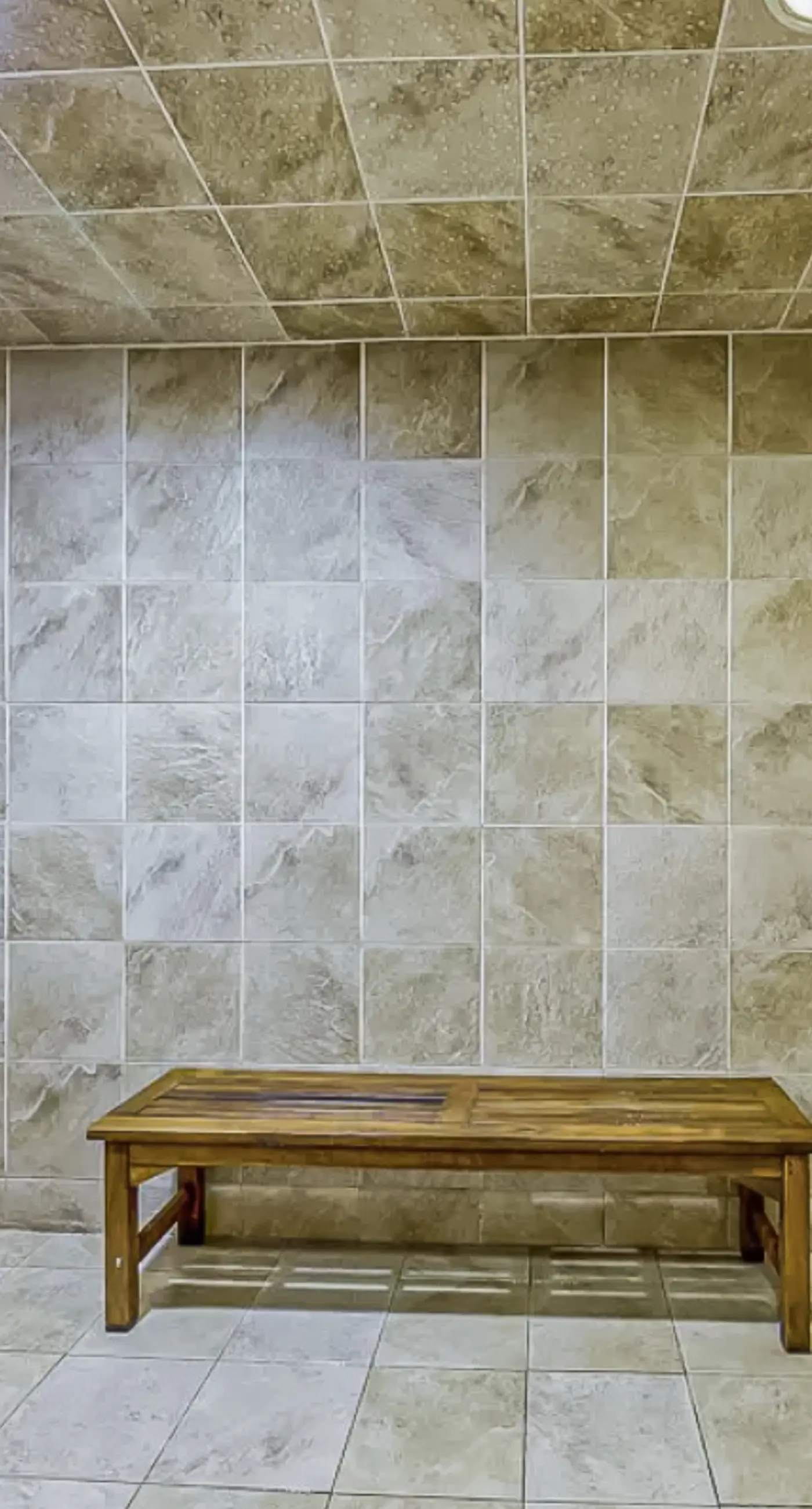 Eighth-floor beachfront condo w/ hot tubs, pools, seasonal beach service & more