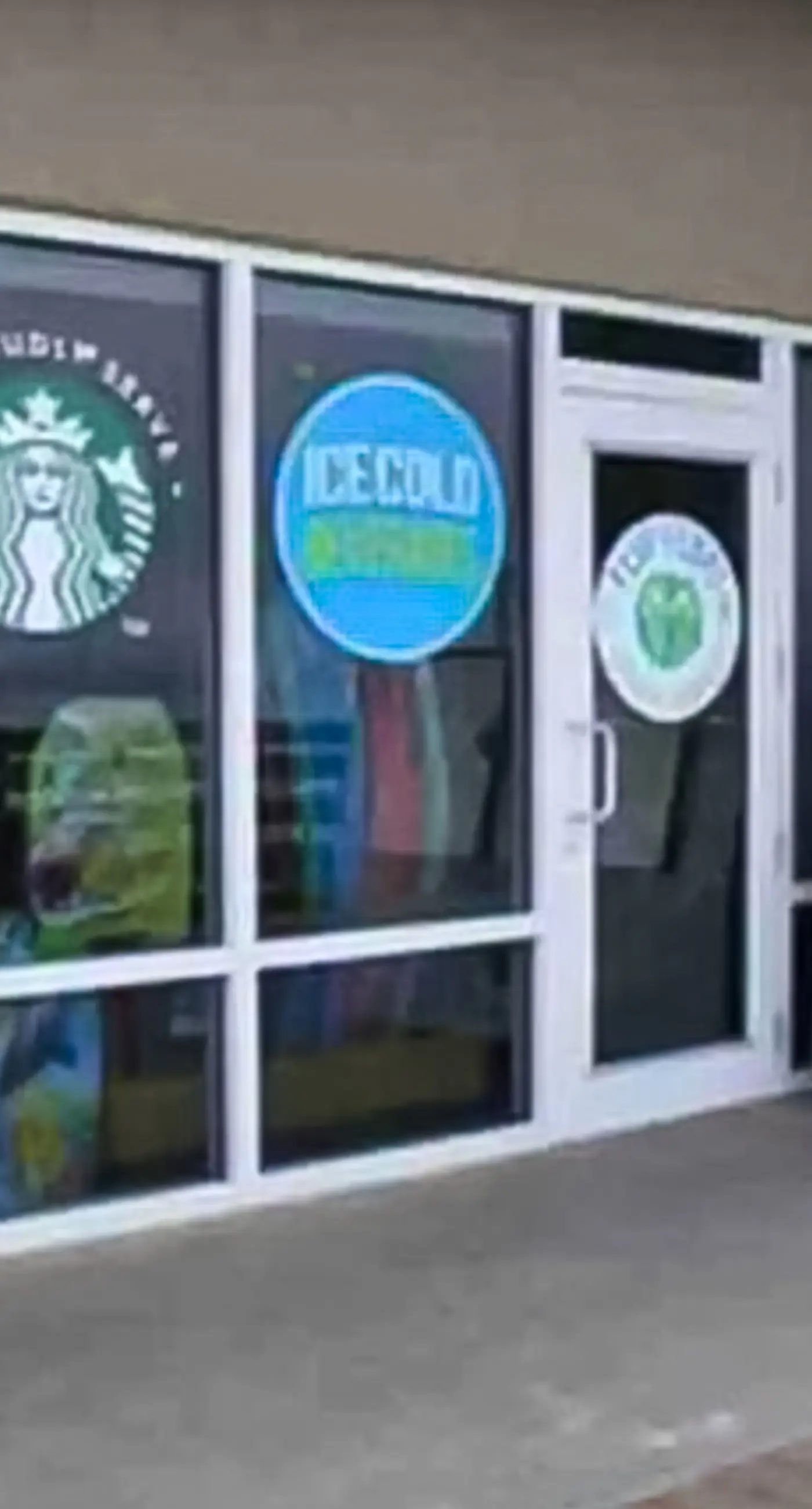 Eighth-floor beachfront condo w/ hot tubs, pools, seasonal beach service & more