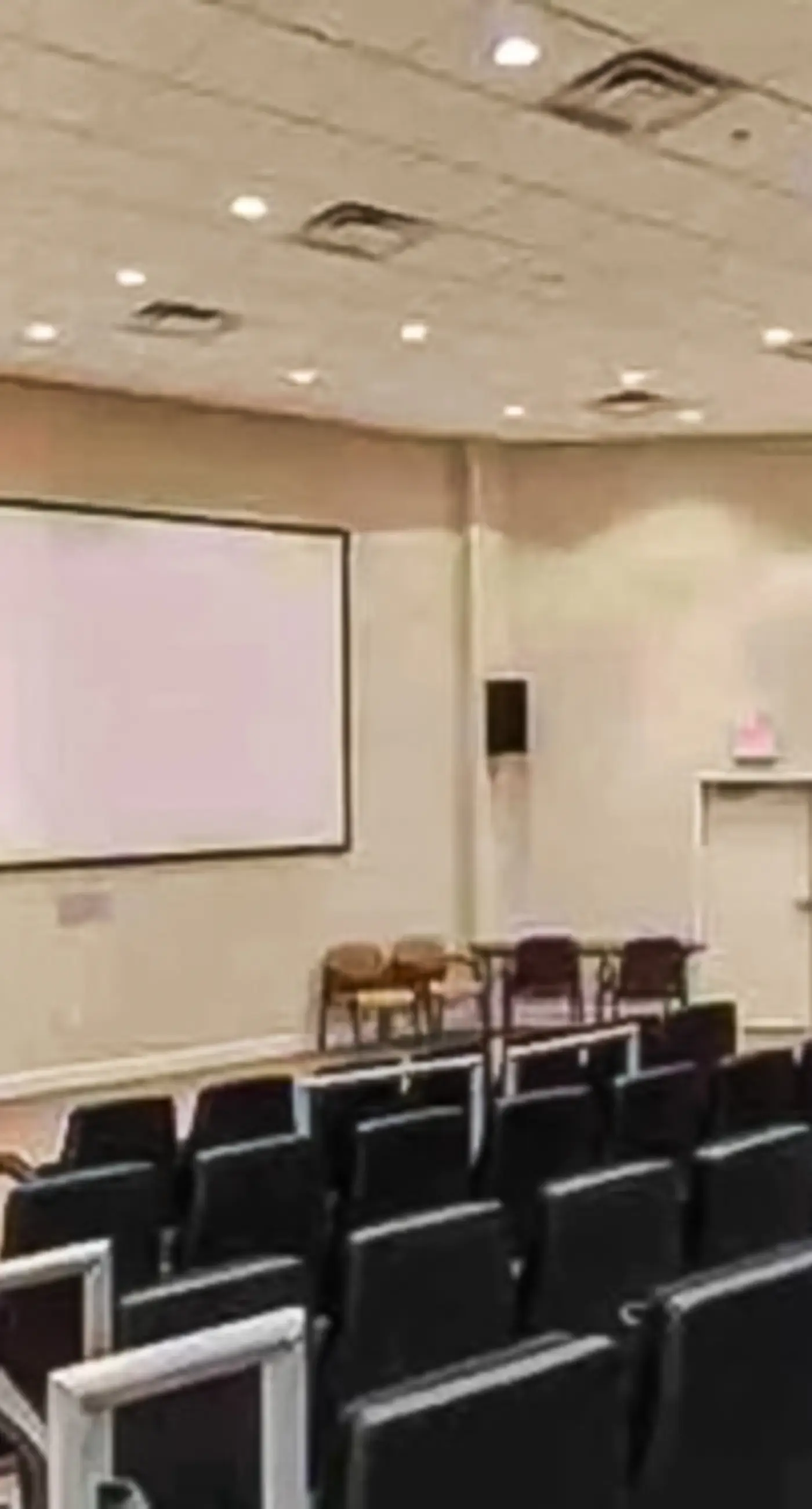 Eighth-floor beachfront condo w/ hot tubs, pools, seasonal beach service & more