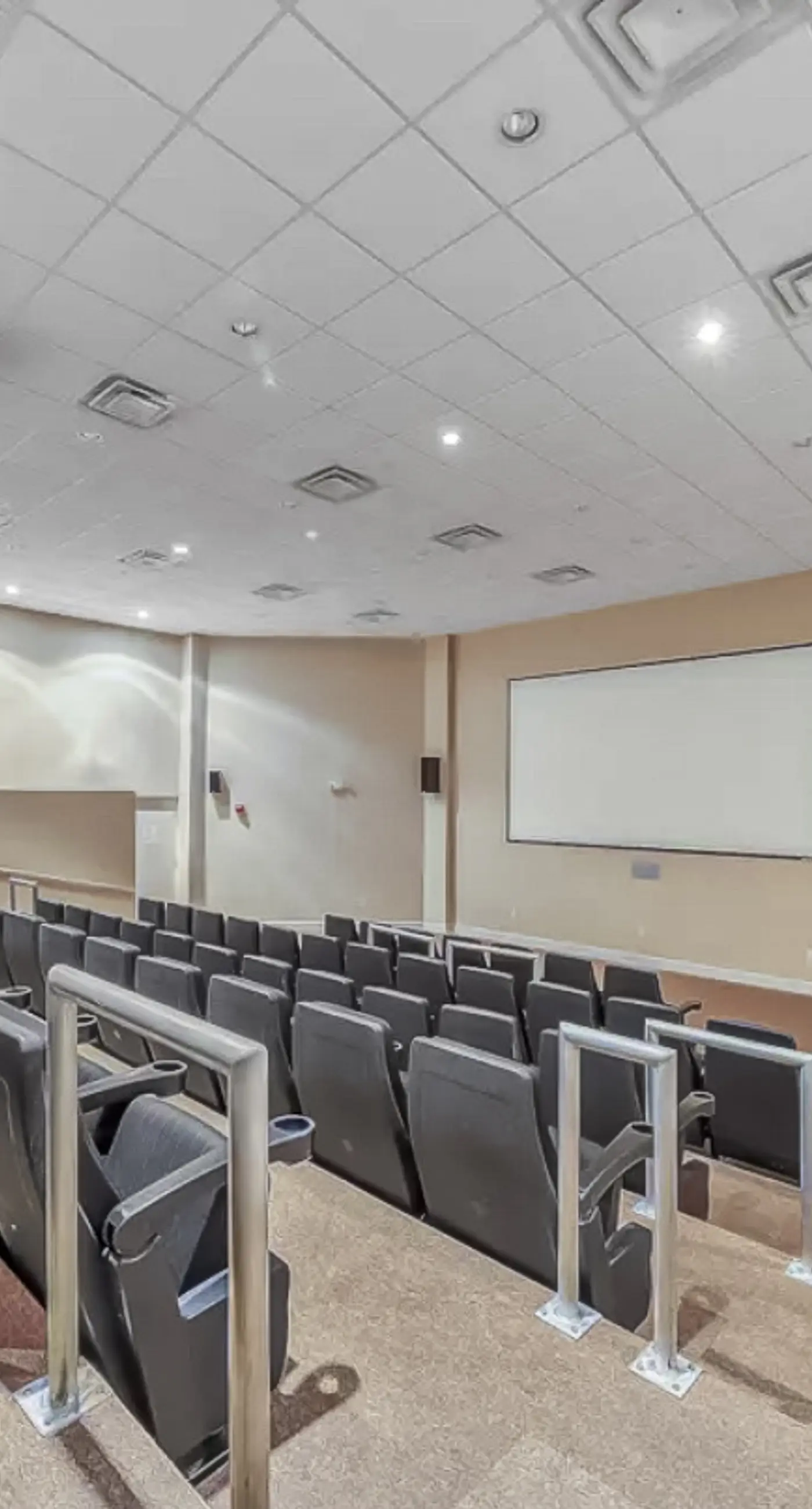 Eighth-floor beachfront condo w/ hot tubs, pools, seasonal beach service & more