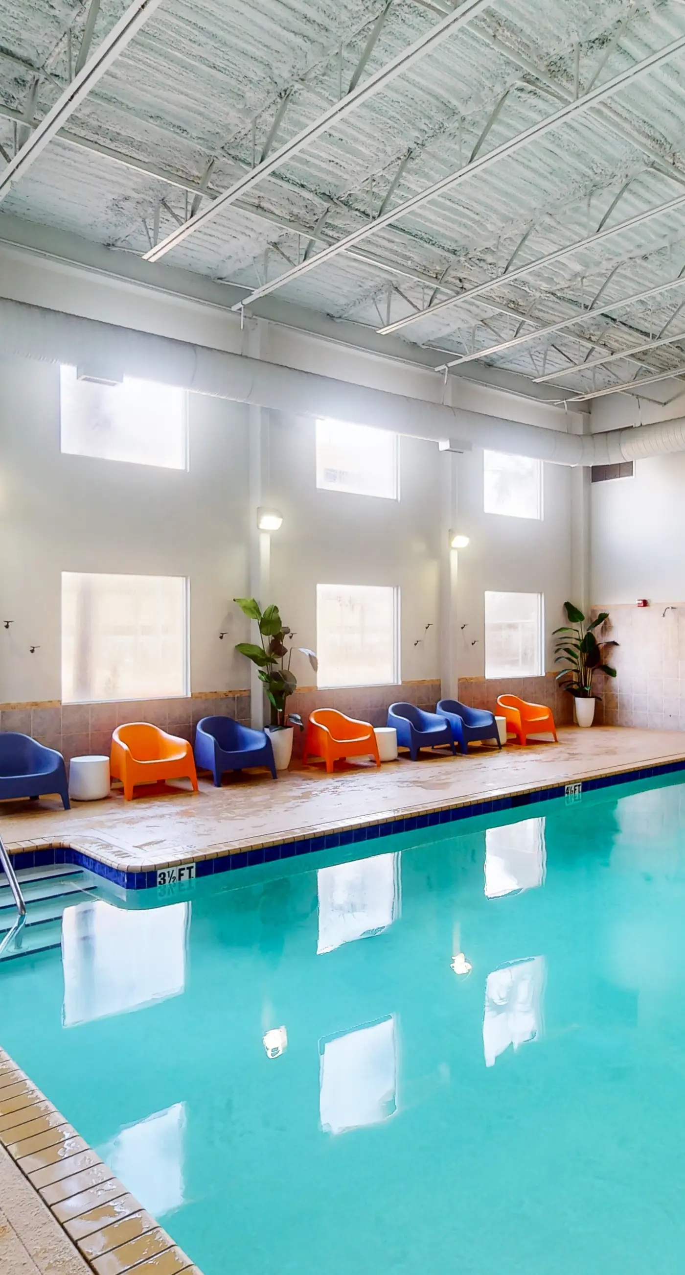 Eighth-floor beachfront condo w/ hot tubs, pools, seasonal beach service & more