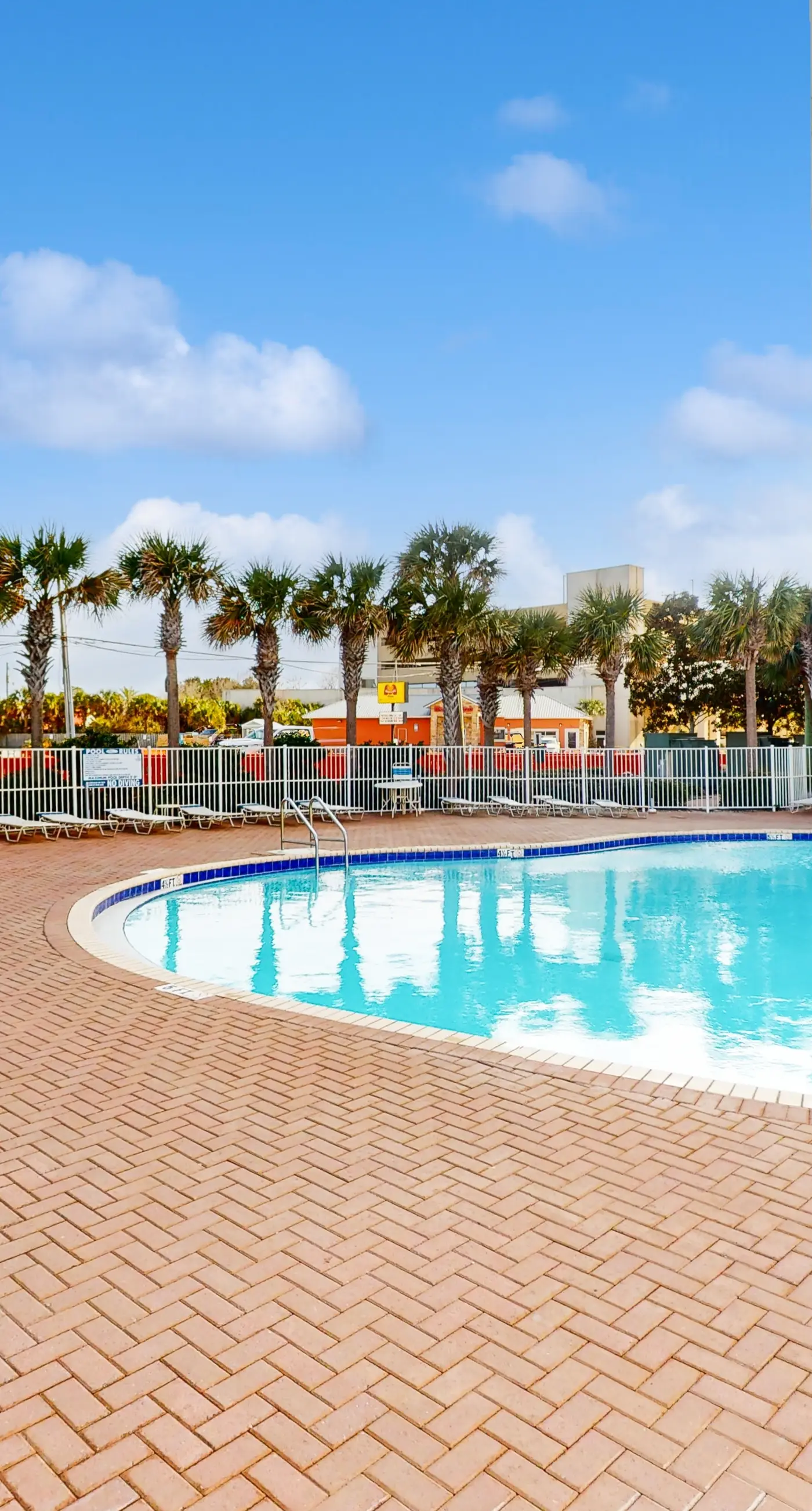 Eighth-floor beachfront condo w/ hot tubs, pools, seasonal beach service & more