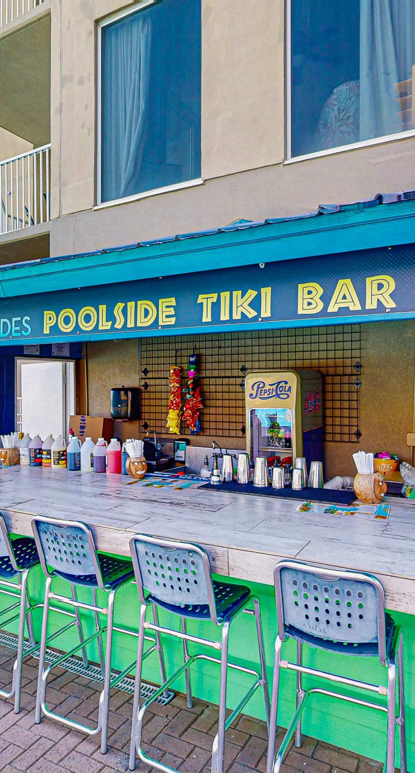 Eighth-floor beachfront condo w/ hot tubs, pools, seasonal beach service & more