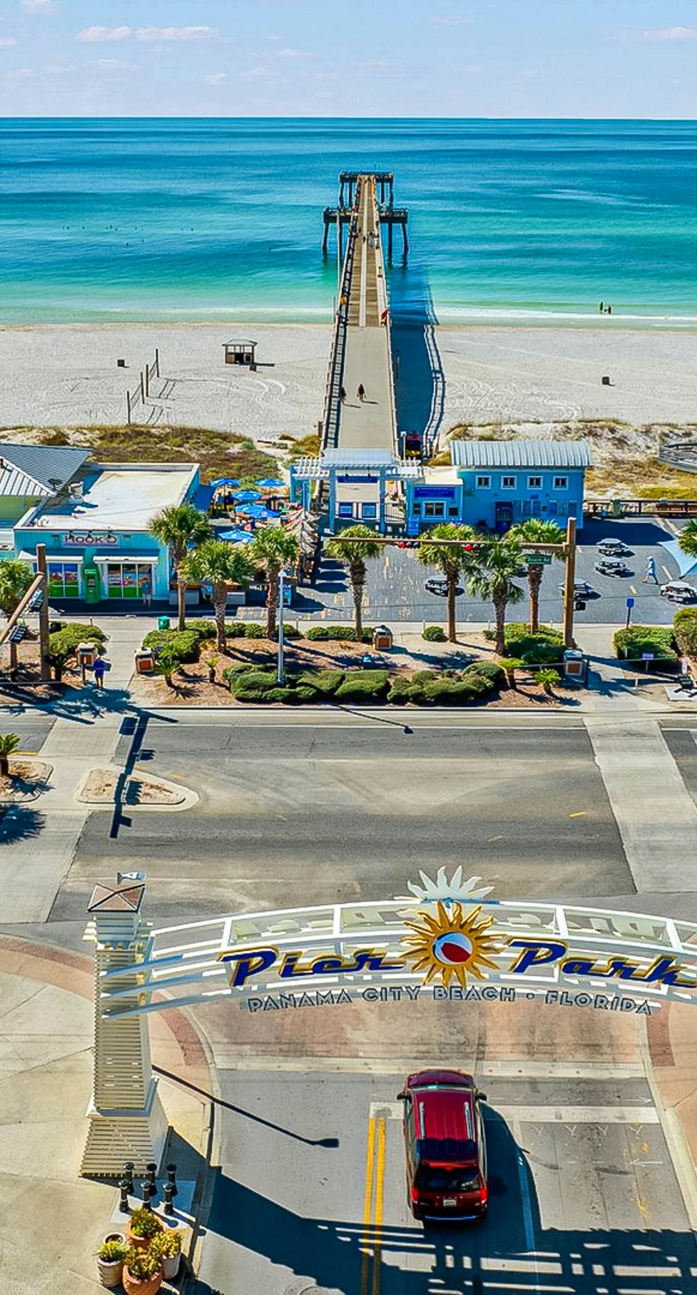 Eighth-floor beachfront condo w/ hot tubs, pools, seasonal beach service & more