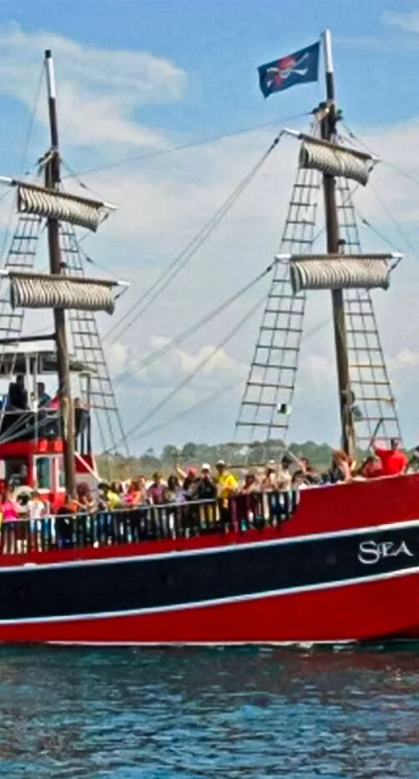 Eighth-floor beachfront condo w/ hot tubs, pools, seasonal beach service & more