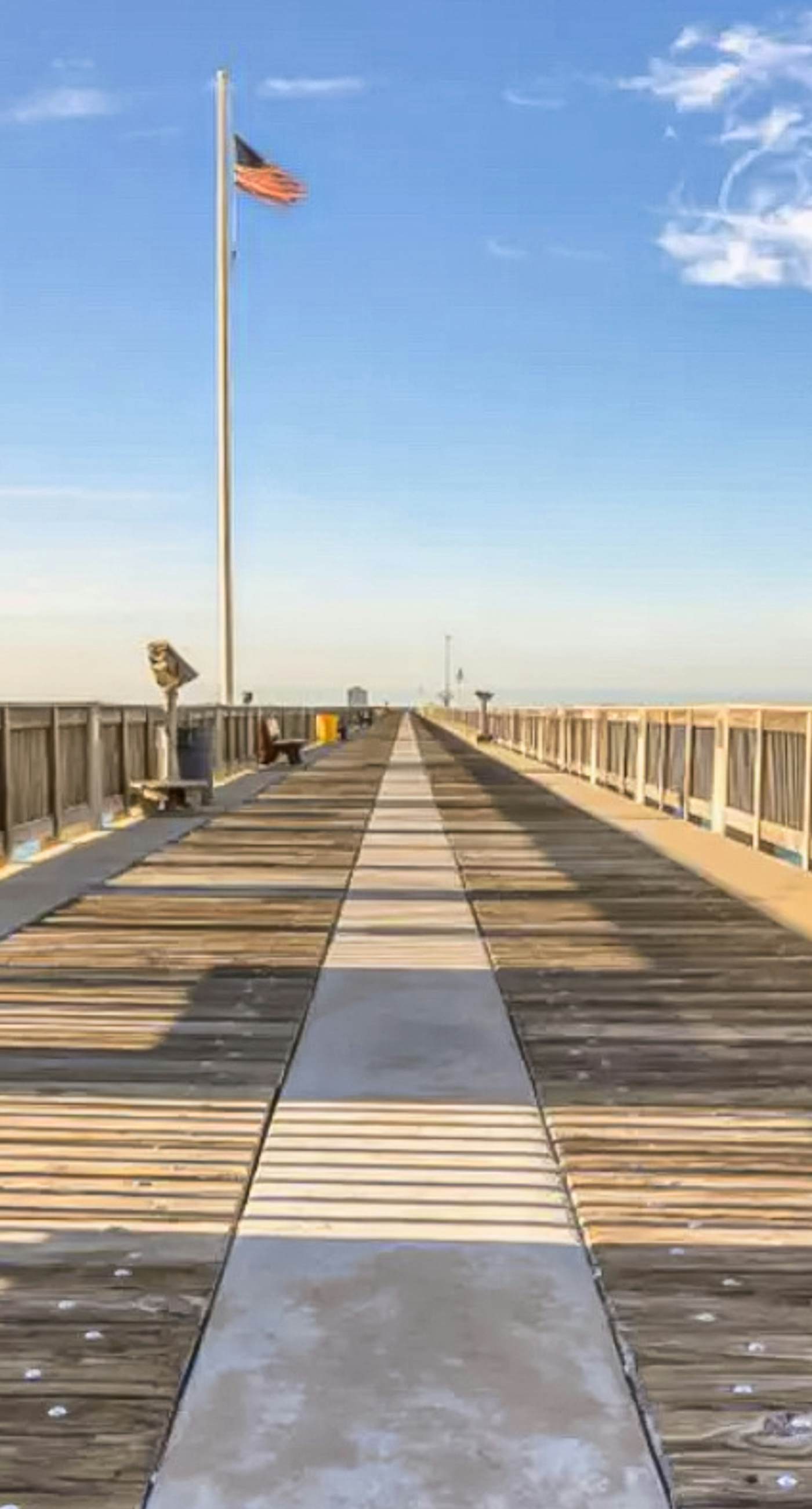 Eighth-floor beachfront condo w/ hot tubs, pools, seasonal beach service & more