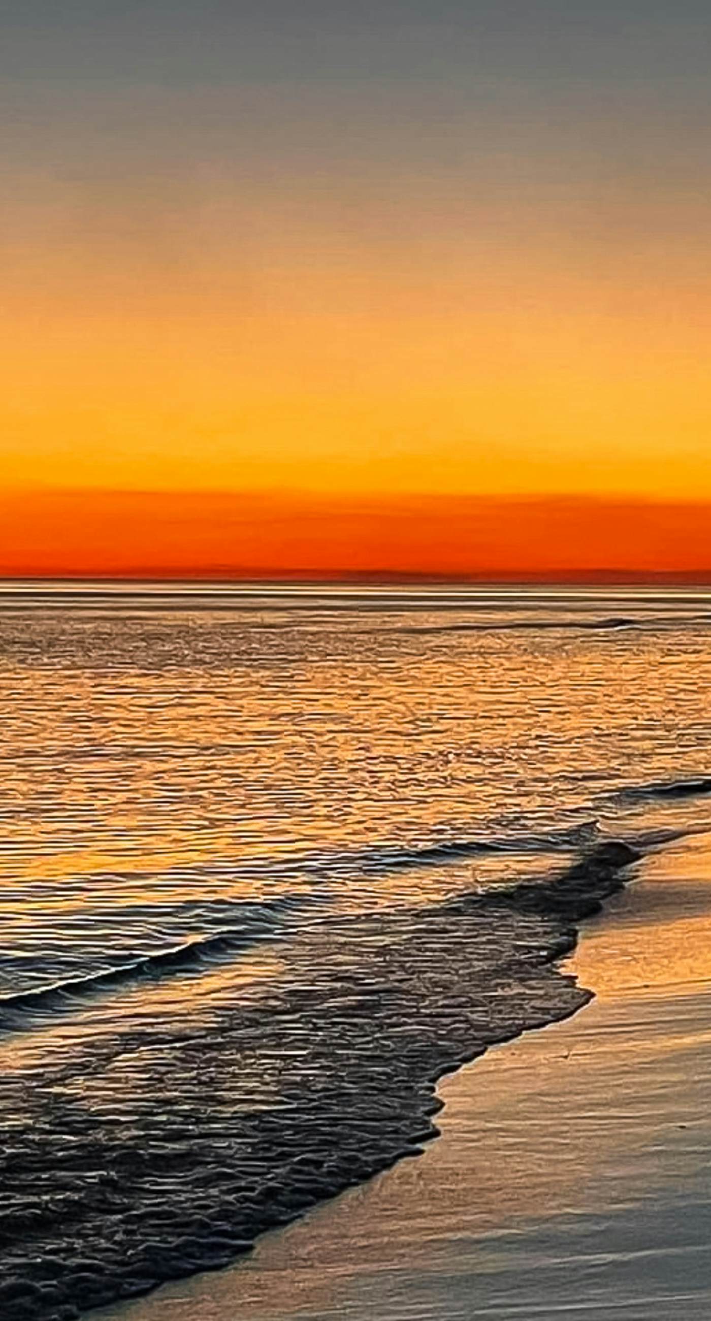 Eighth-floor beachfront condo w/ hot tubs, pools, seasonal beach service & more