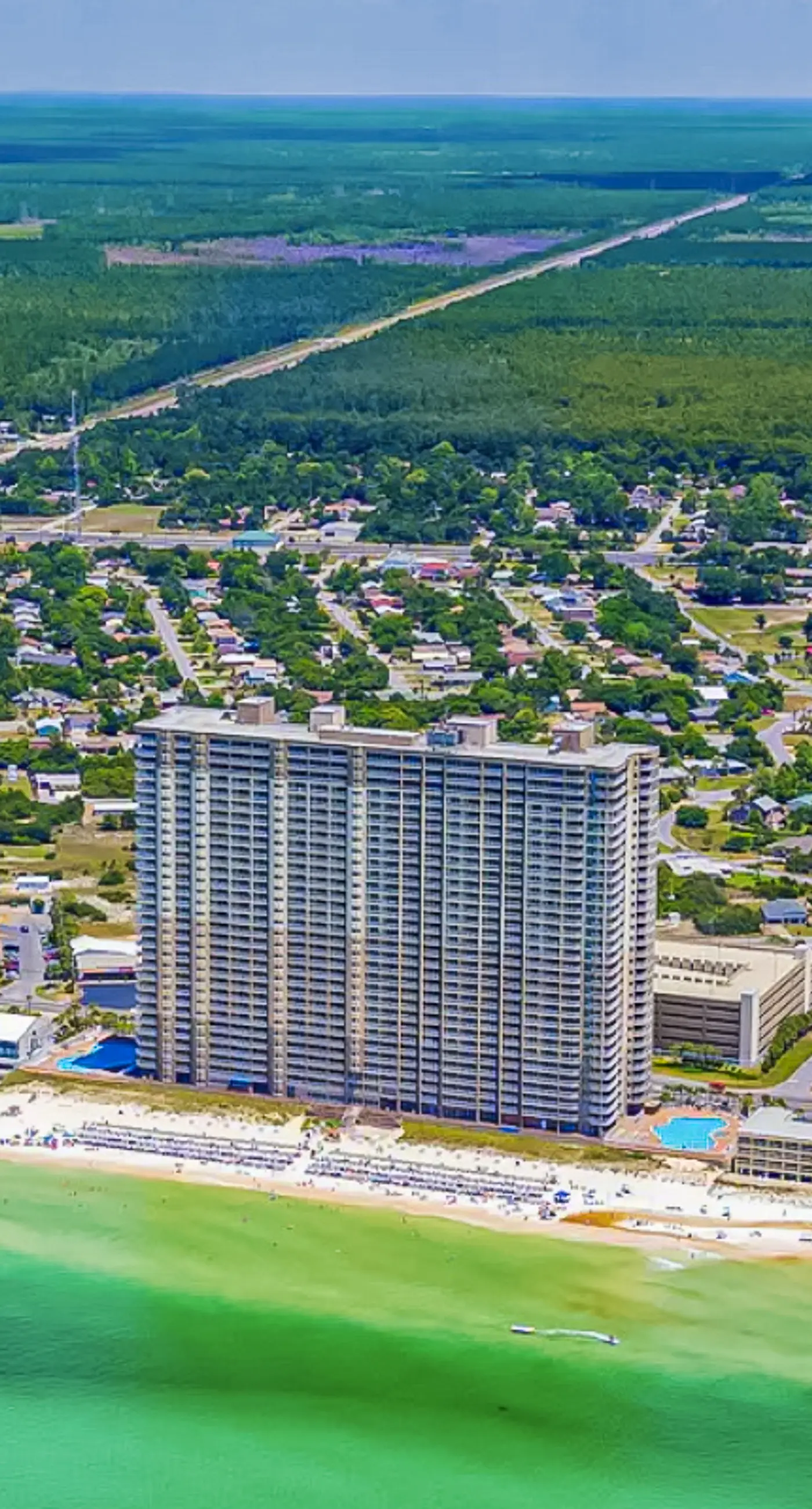 Eighth-floor beachfront condo w/ hot tubs, pools, seasonal beach service & more