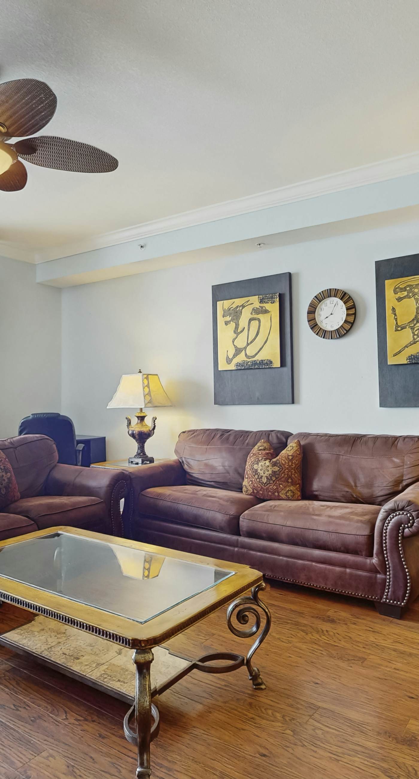 Elegant condo w/ gulf-front views & on-site pools, hot tubs, beach service