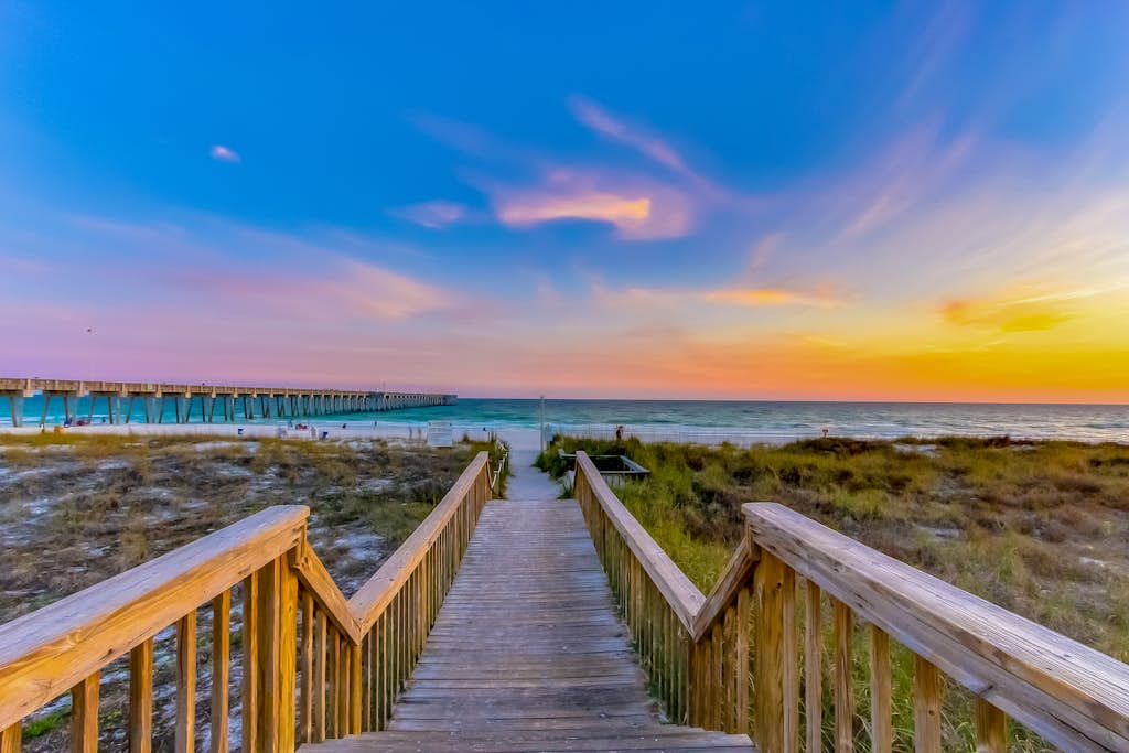 Gulf-Front Condo w/ 14th-Floor Views, Beach Service & Shared Pools/Hot Tubs