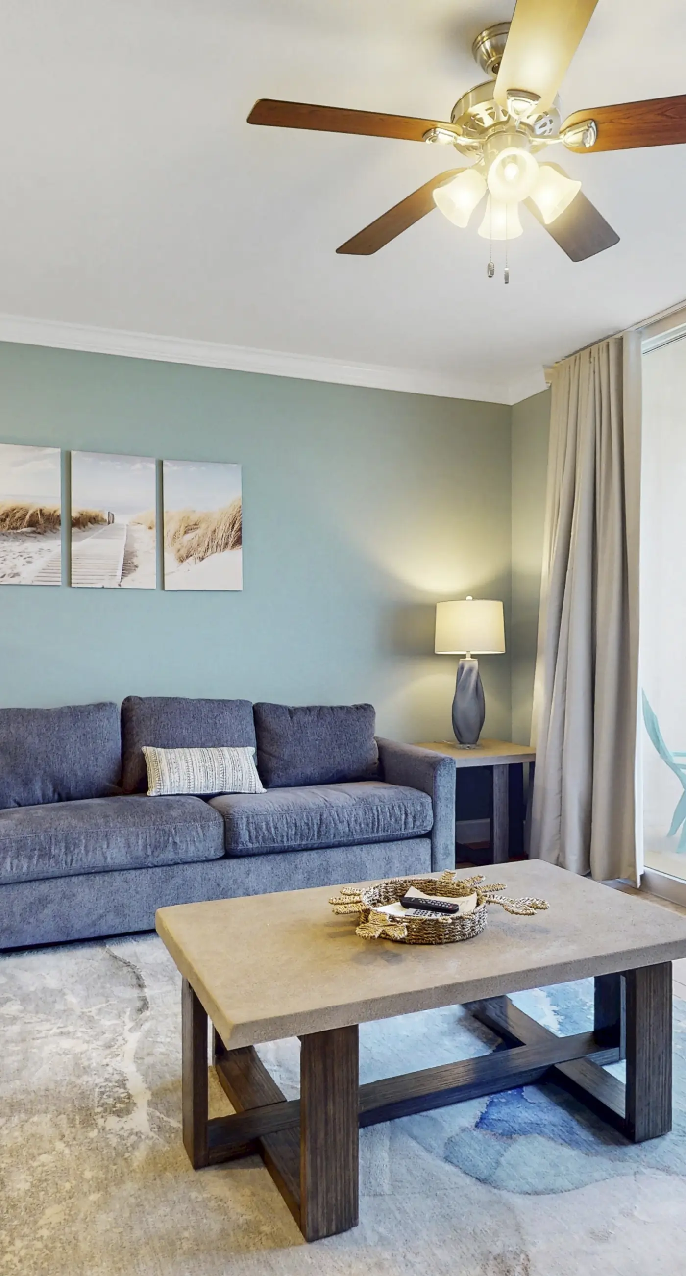 Gulf-front, 25th-floor condo with WiFi & on-site pools, hot tubs, gym, game room