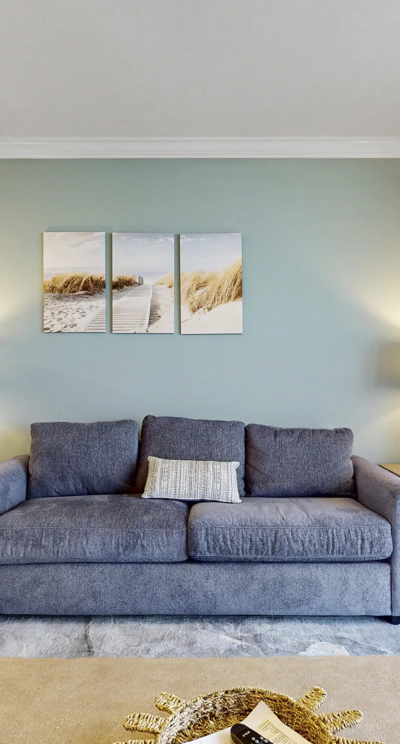 Gulf-front, 25th-floor condo with WiFi & on-site pools, hot tubs, gym, game room