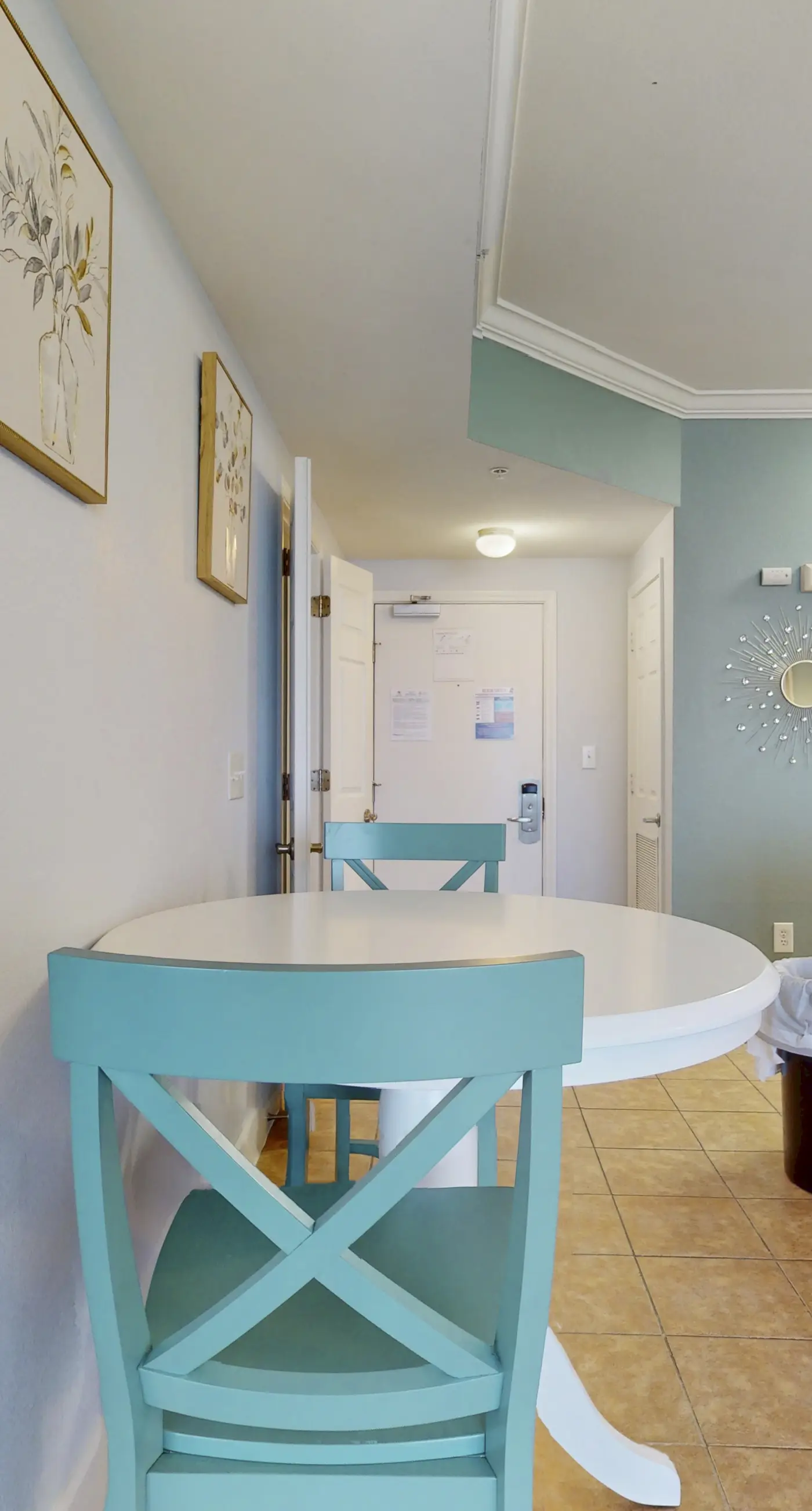 Gulf-front, 25th-floor condo with WiFi & on-site pools, hot tubs, gym, game room