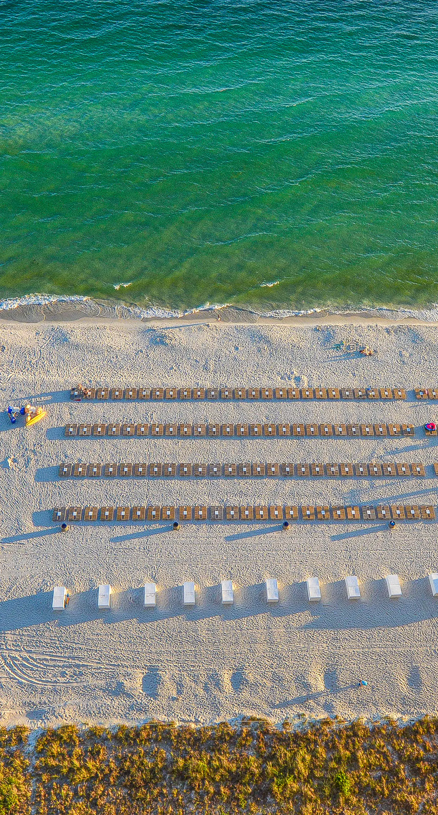 Gulf-front, 25th-floor condo with WiFi & on-site pools, hot tubs, gym, game room