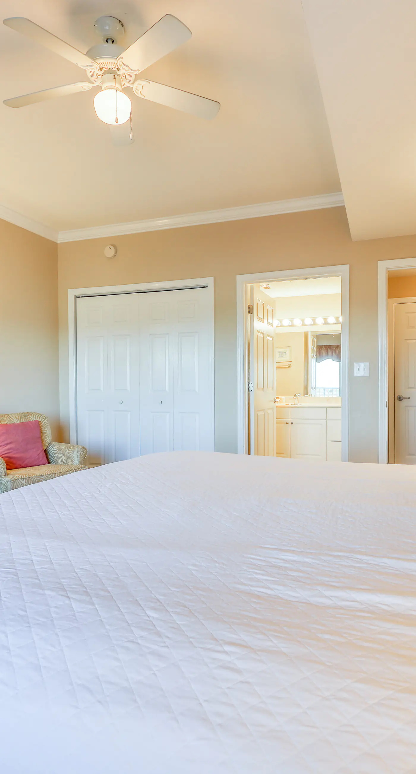 Welcoming, beachfront condo with Gulf views, pools & fitness center