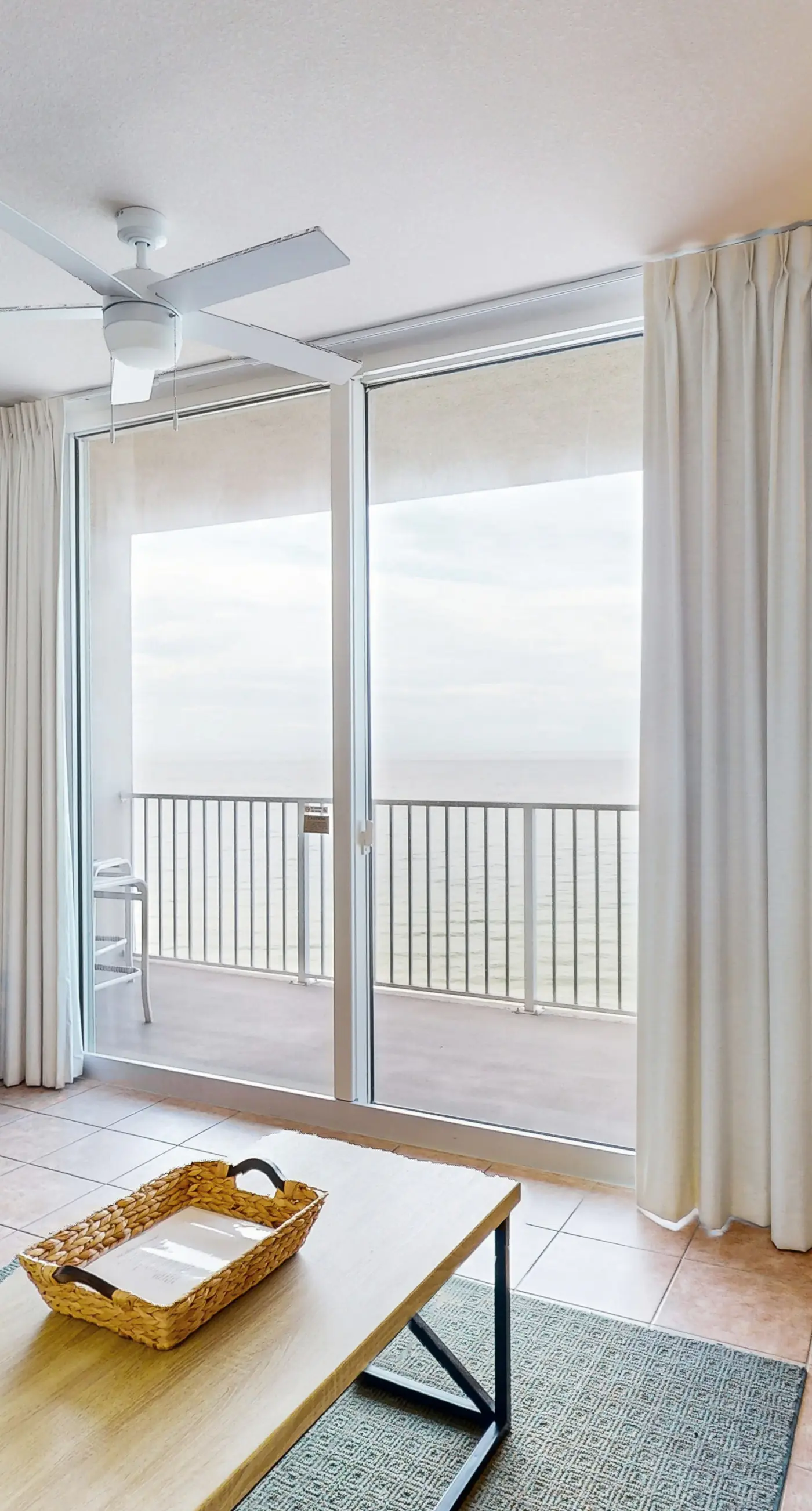 Spacious, beachfront condo w/shared gym, sauna, hot tub, pools, and BBQ area