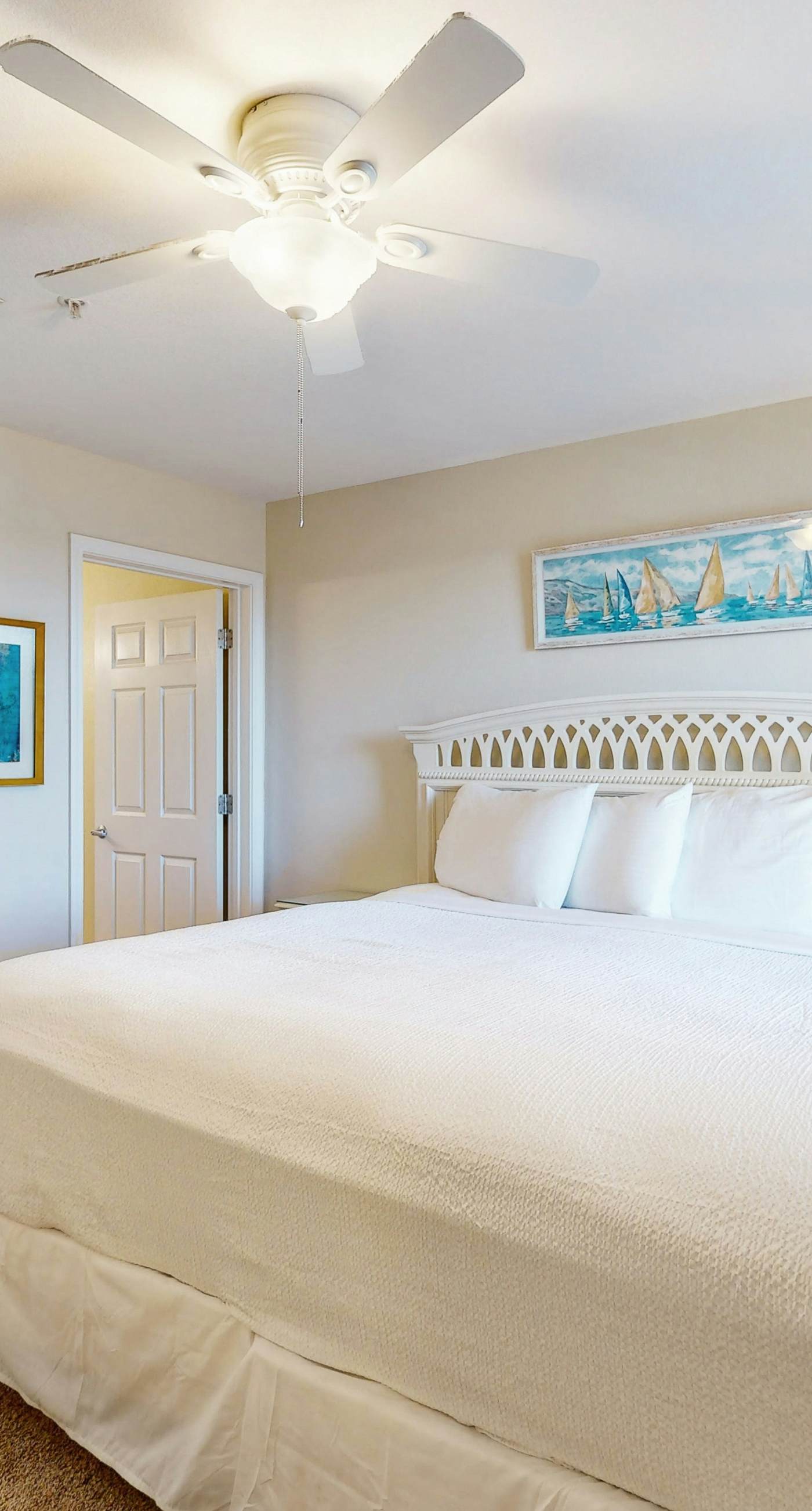 Spacious, beachfront condo w/shared gym, sauna, hot tub, pools, and BBQ area