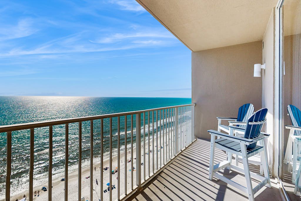 Beachfront condo with hot tub, sauna, pools, and stunning ocean views