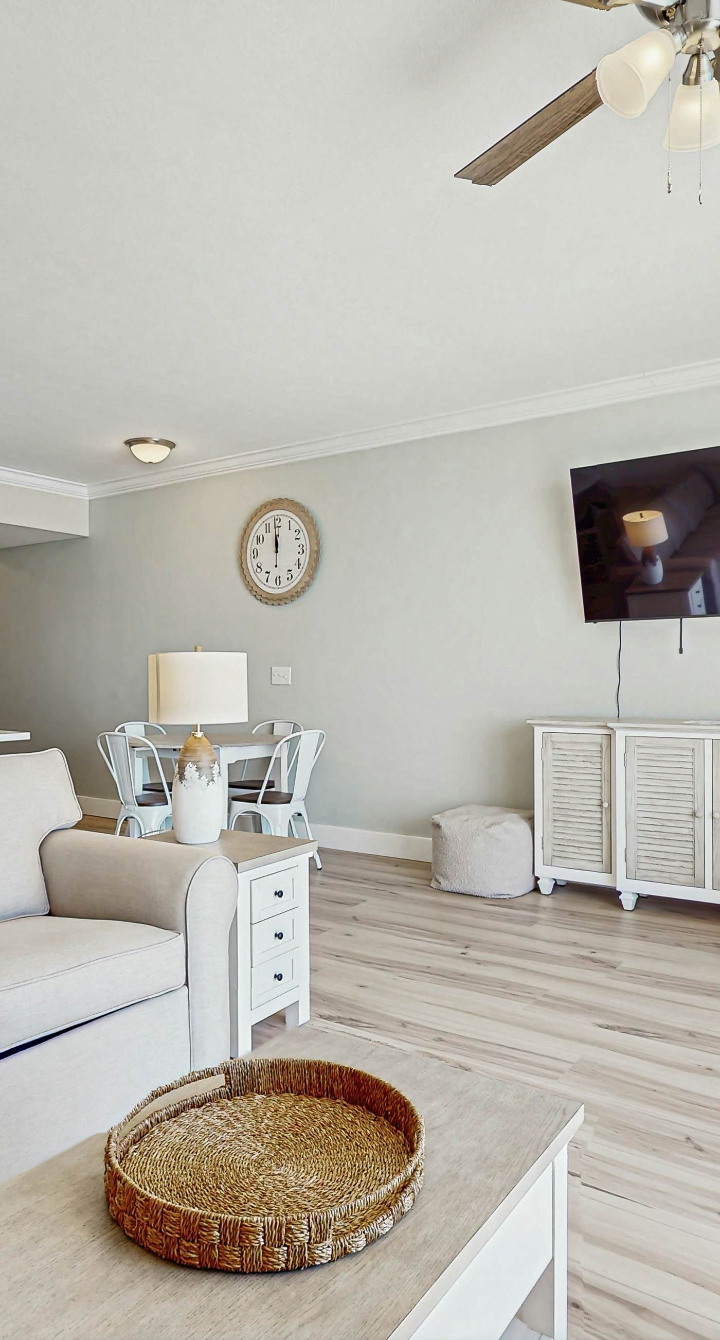 Beachfront condo with hot tub, sauna, pools, and stunning ocean views