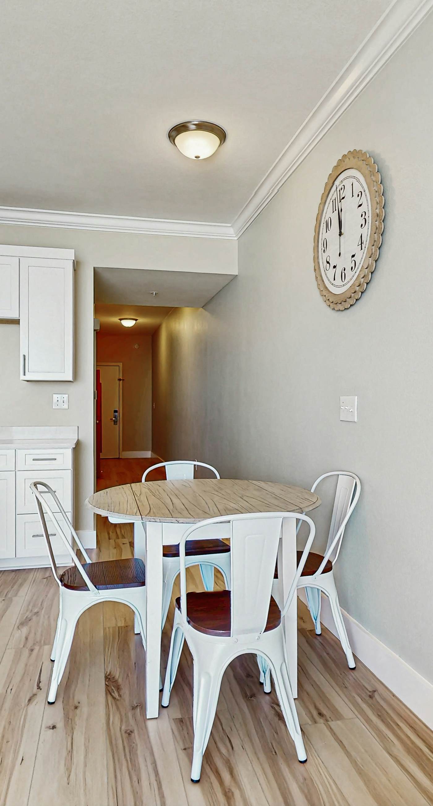 Beachfront condo with hot tub, sauna, pools, and stunning ocean views