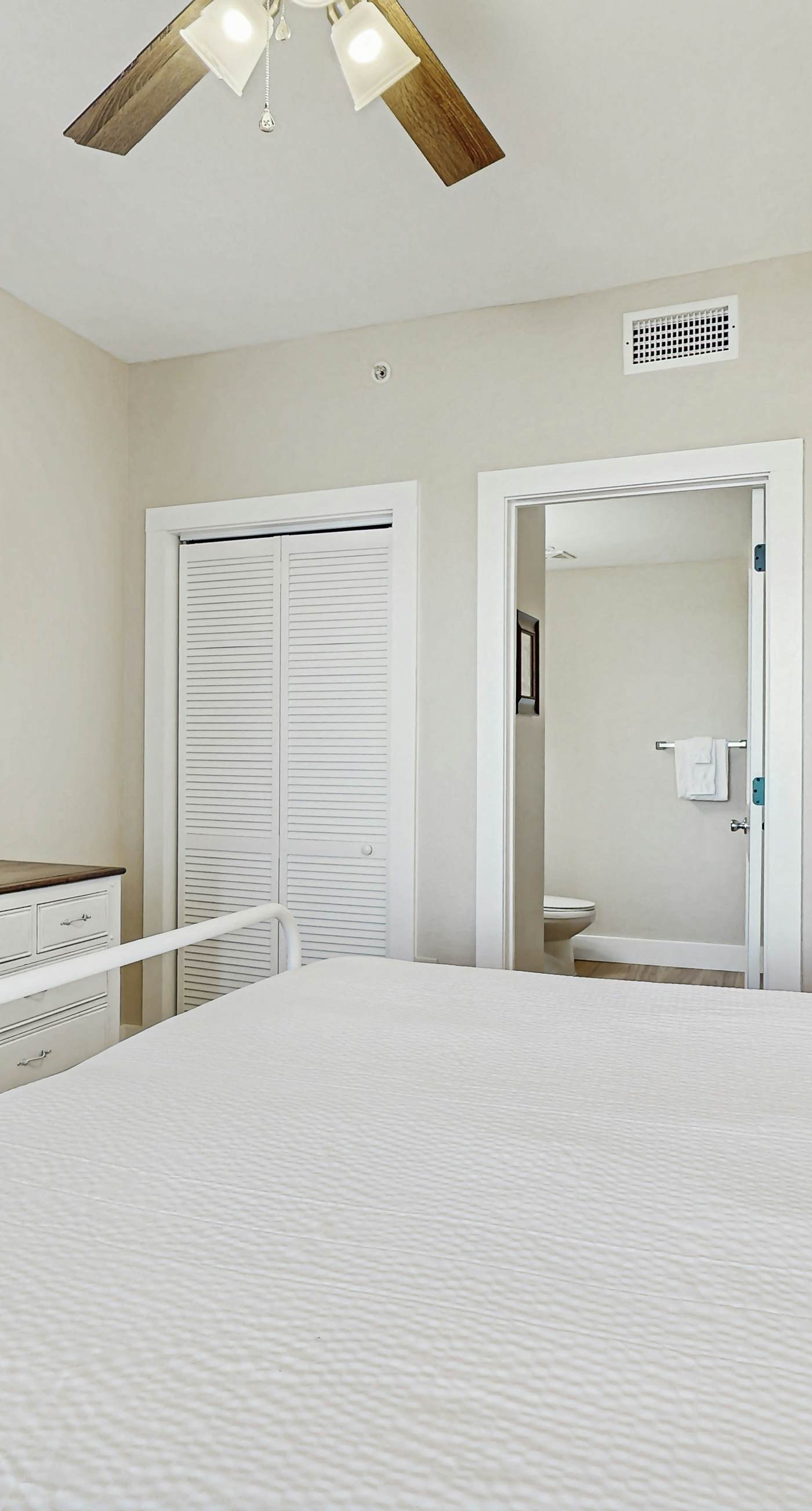 Beachfront condo with hot tub, sauna, pools, and stunning ocean views