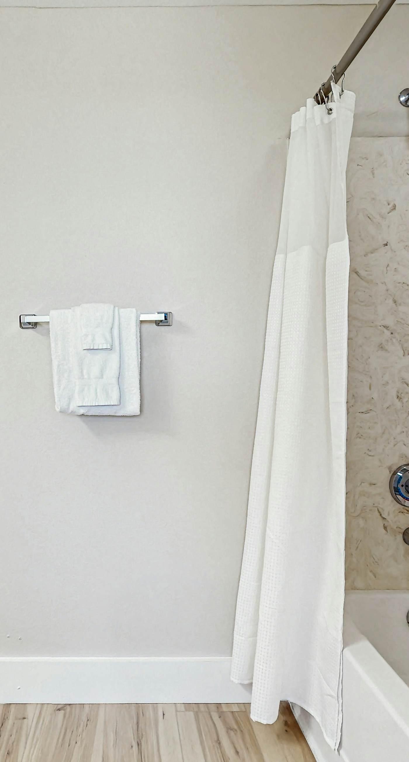 Beachfront condo with hot tub, sauna, pools, and stunning ocean views