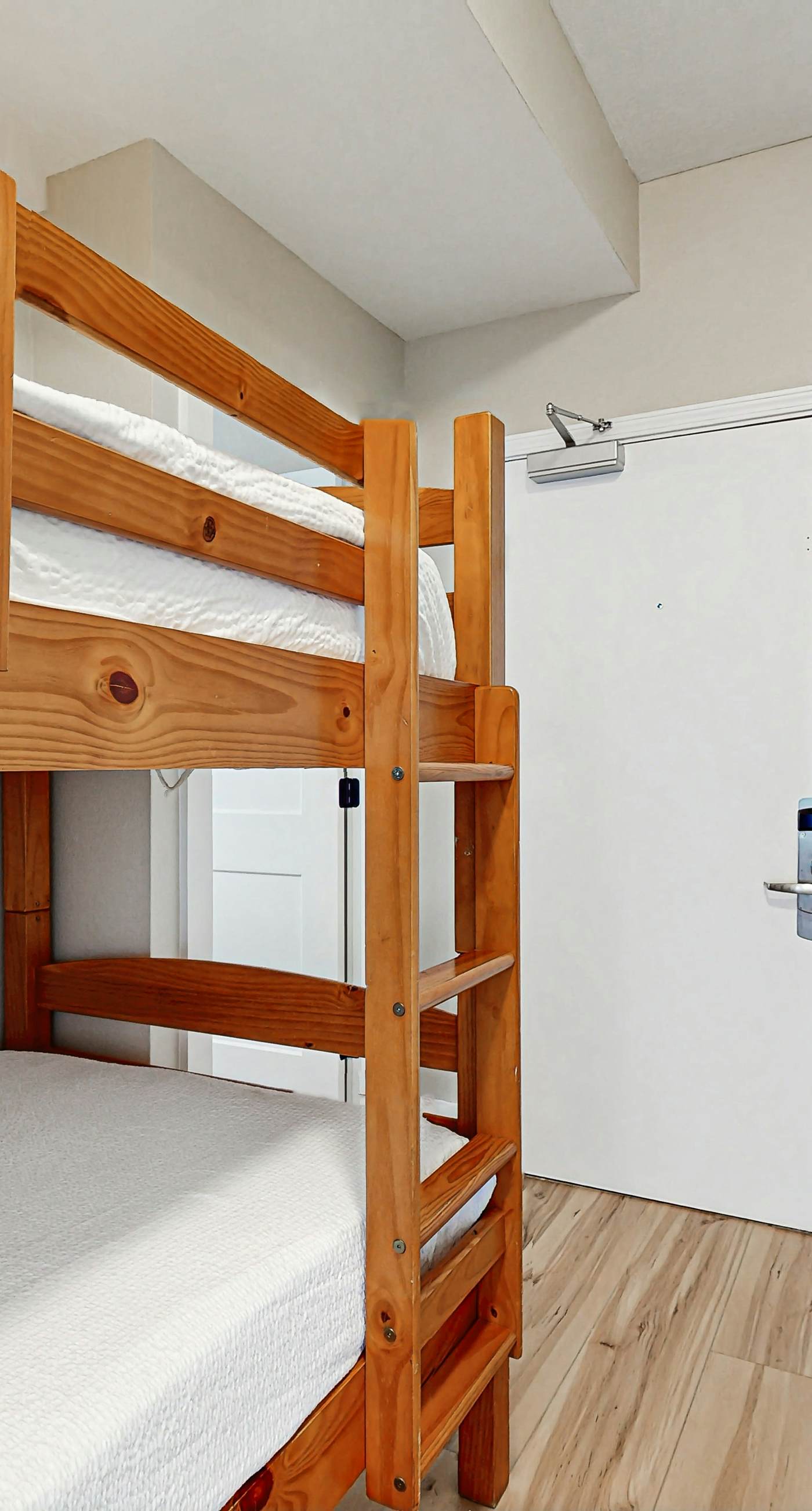 Beachfront condo with hot tub, sauna, pools, and stunning ocean views