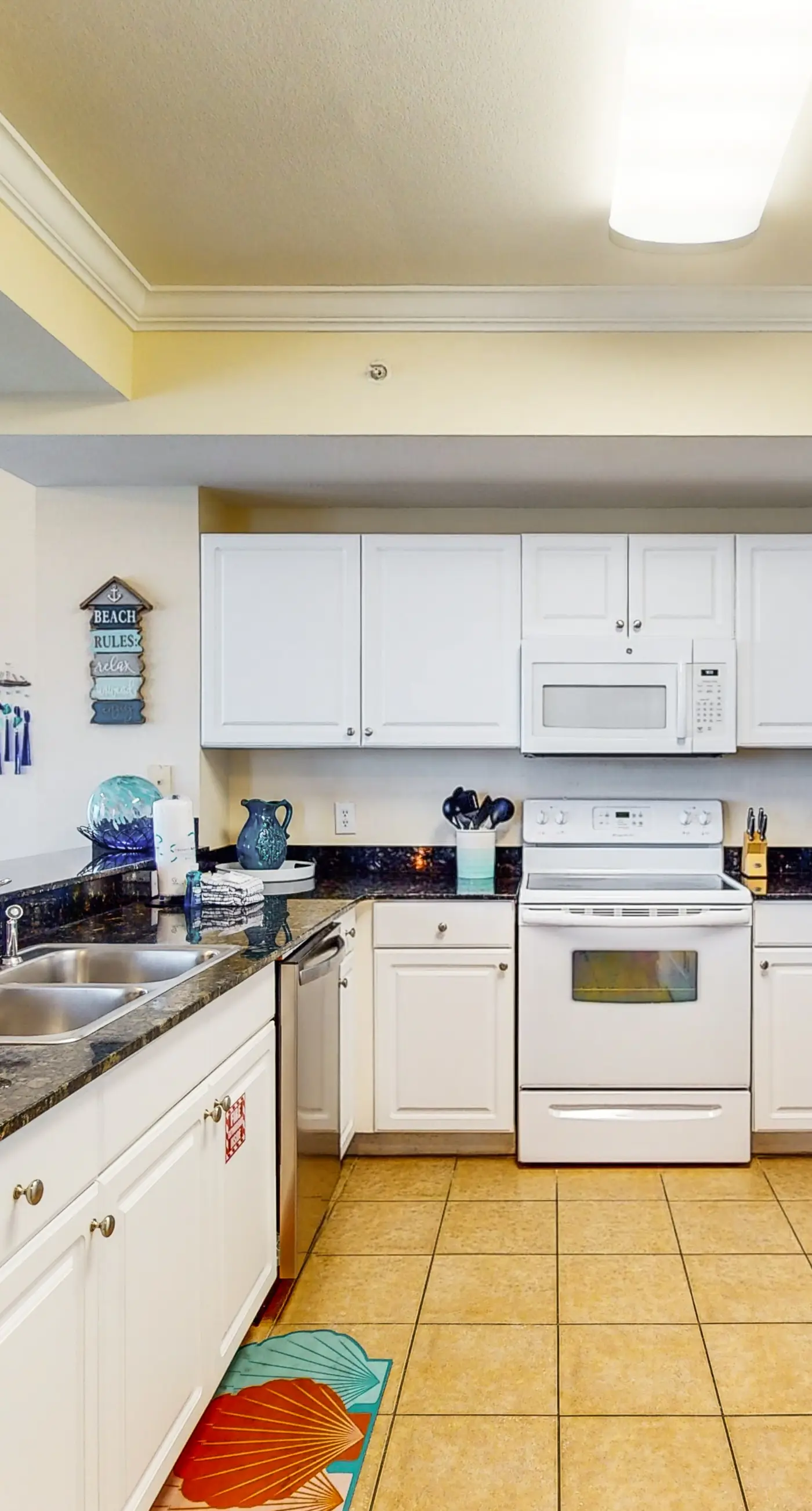 Beachfront condo with amazing views, shared pools, and beach access