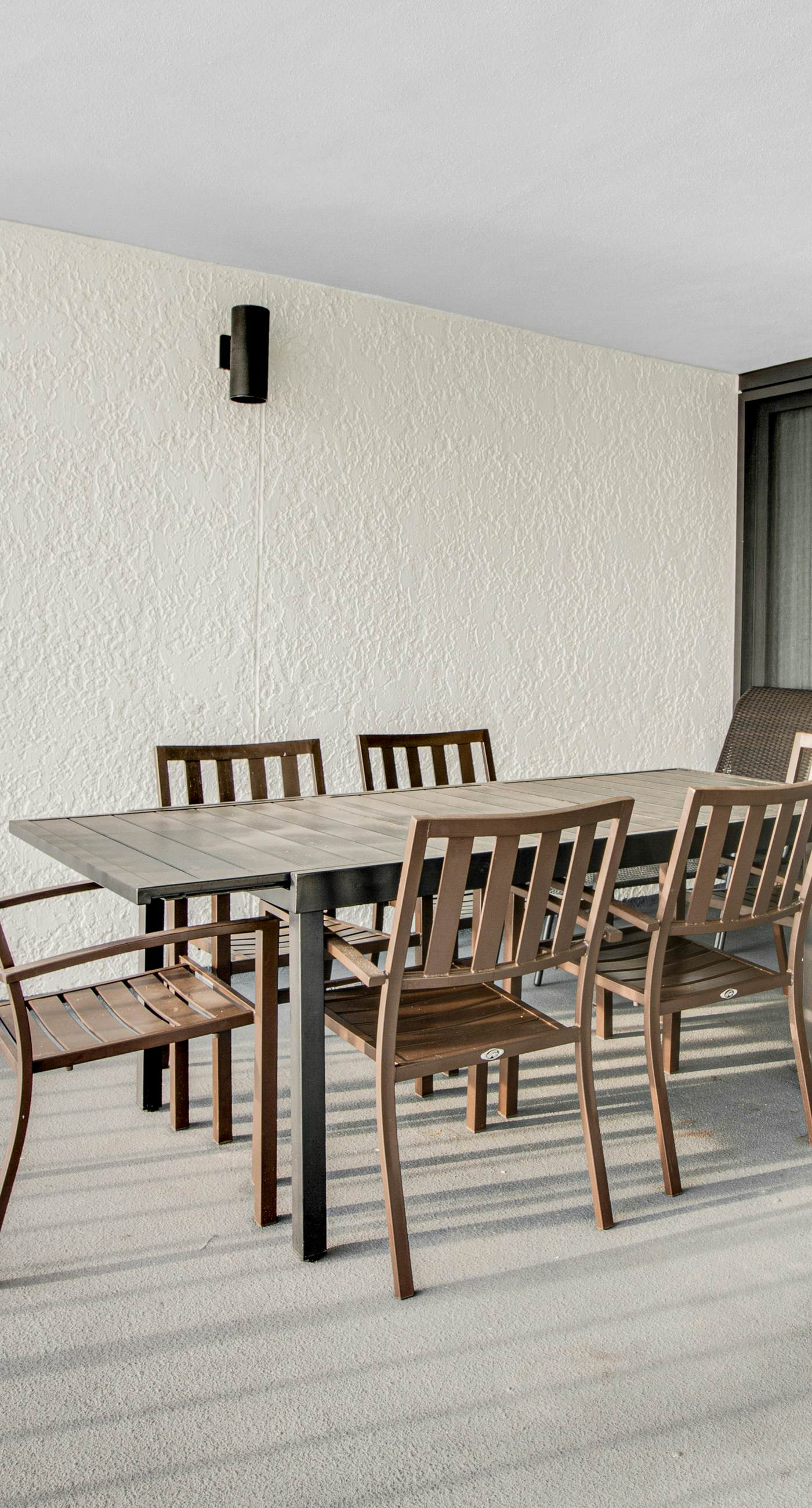 Waterfront beach condo w/ pool, hot tub & tennis available - balcony