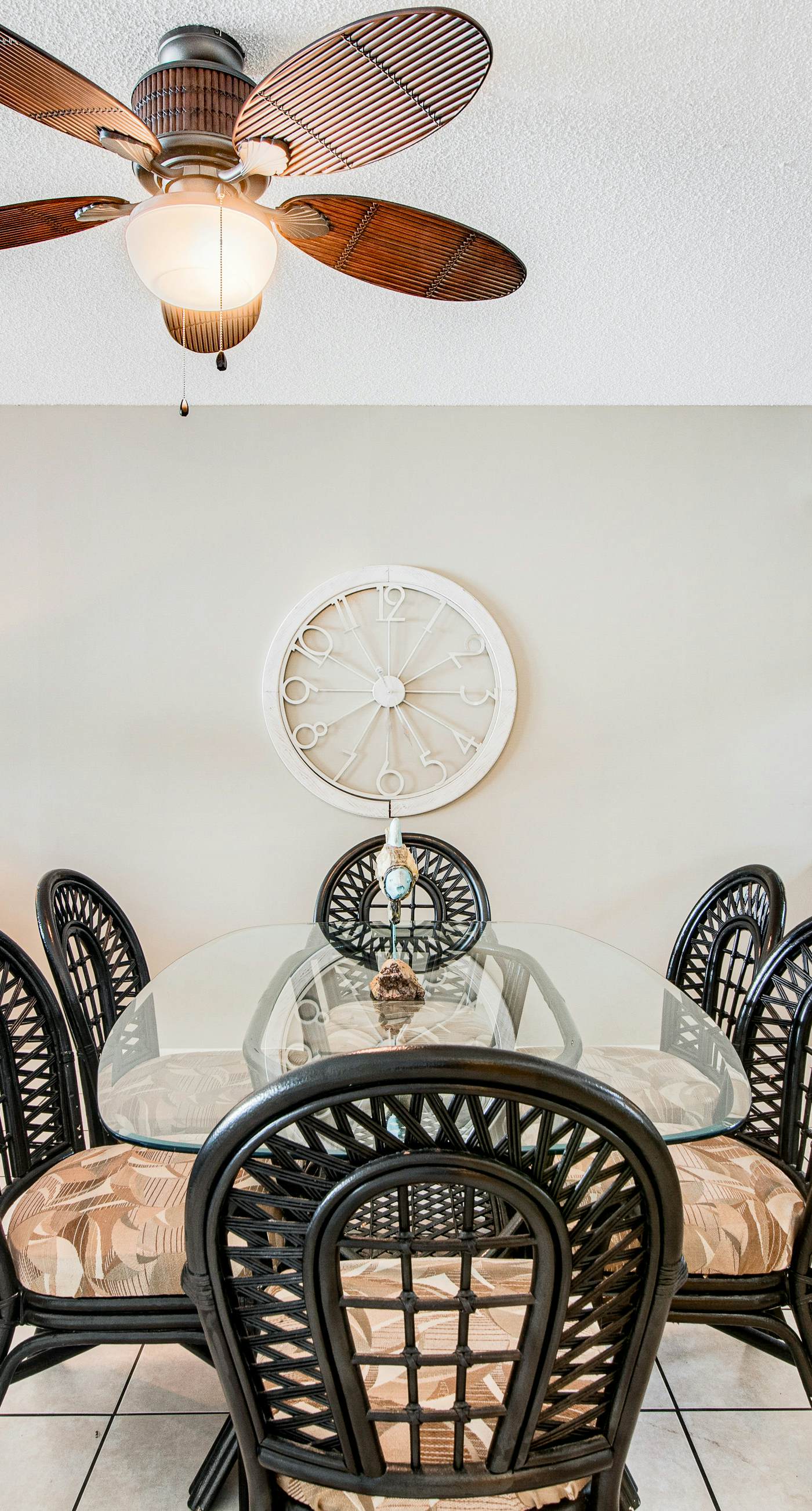 Waterfront beach condo w/ pool, hot tub & tennis available - balcony