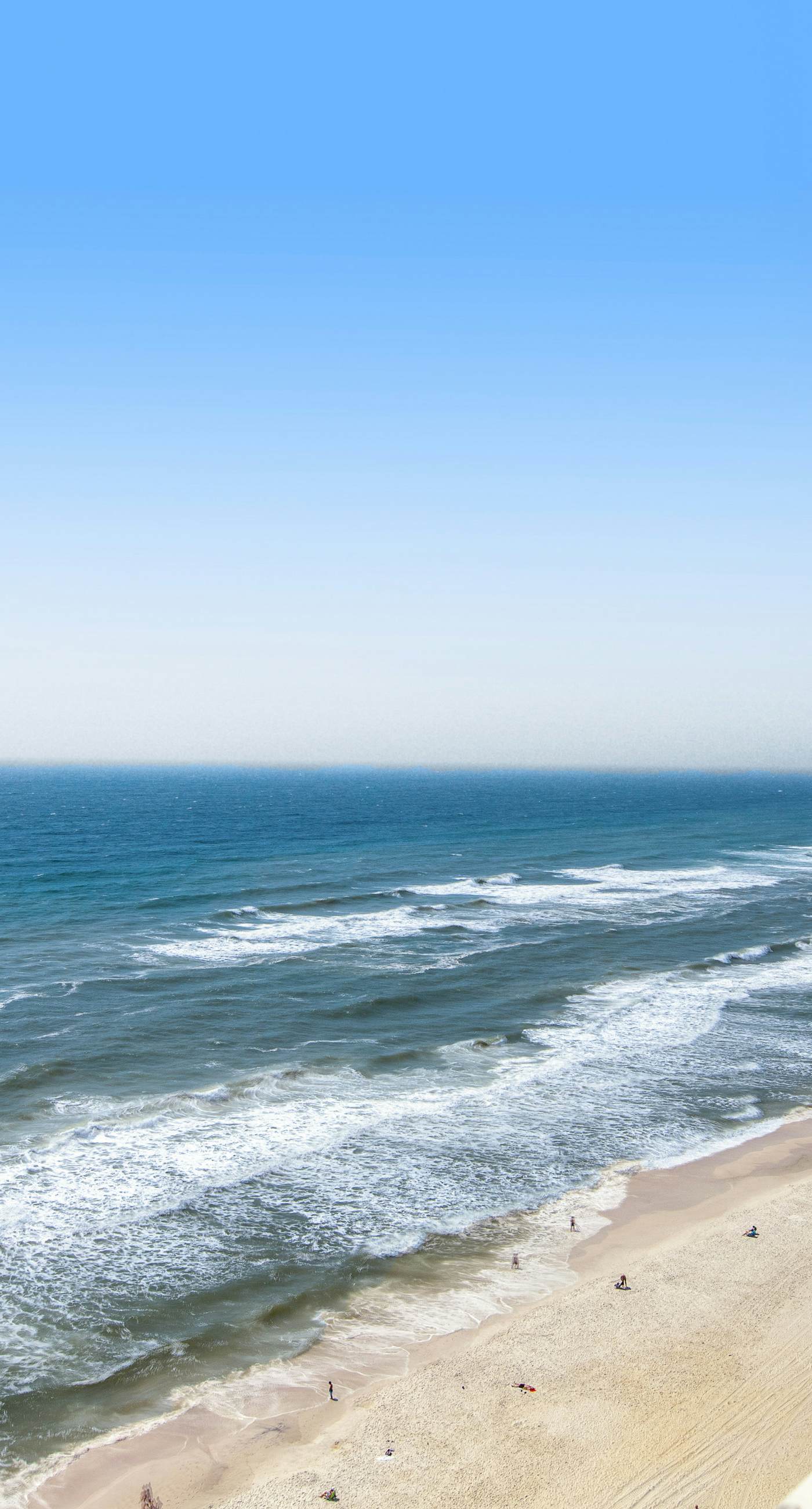 Gulf-front condo on the 16th floor w/ pools, hot tubs & seasonal beach service
