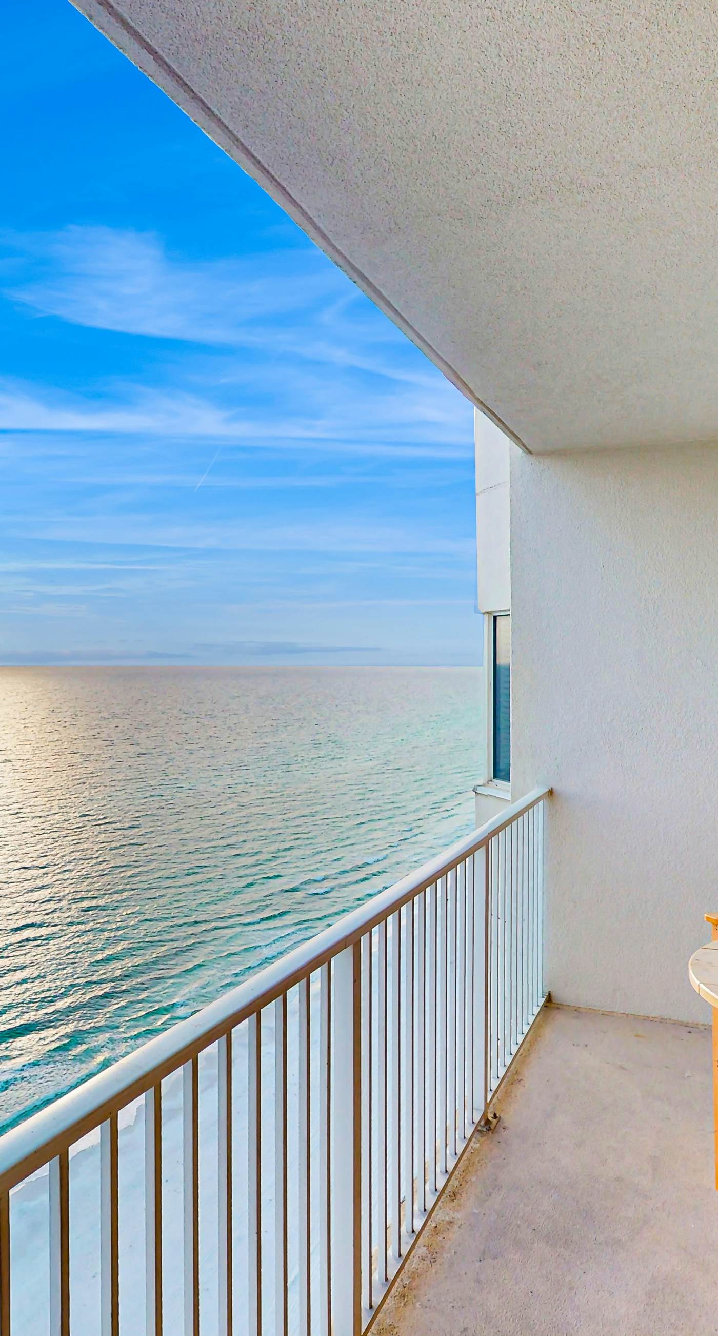 Spacious condo with full kitchen, shared pool and beachfront