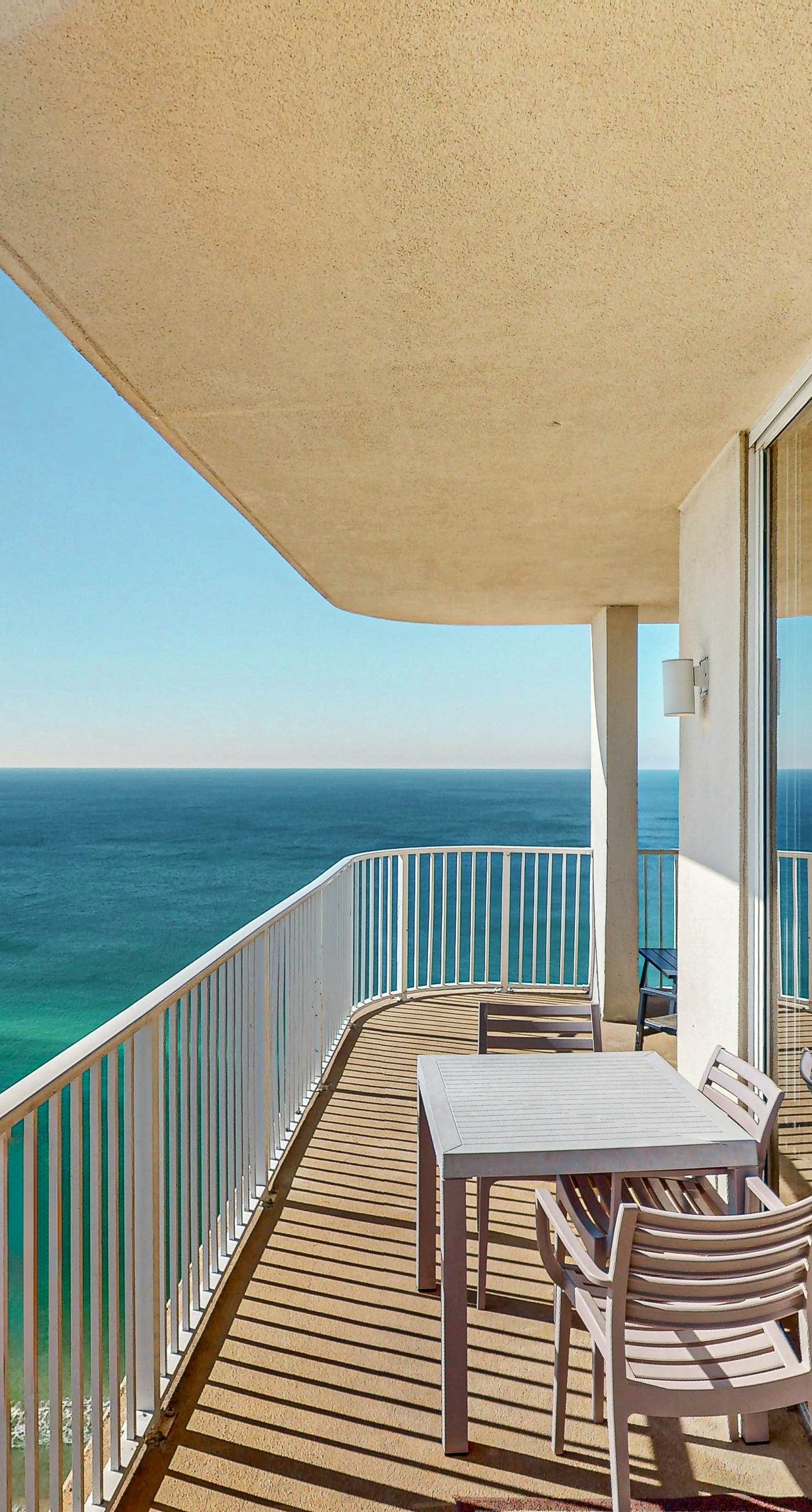 Gulf-front, 23rd-floor condo with pools, hot tubs, seasonal beach service & gym