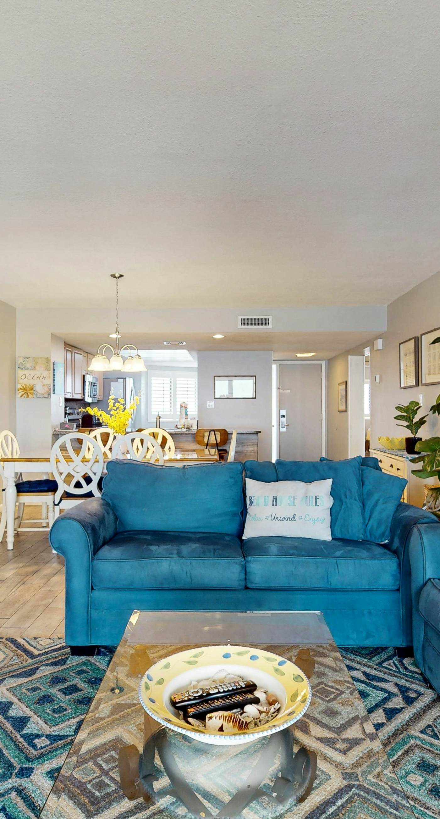 8th floor condo with Gulf views, balcony, pools, hot tubs, central AC, and WiFi