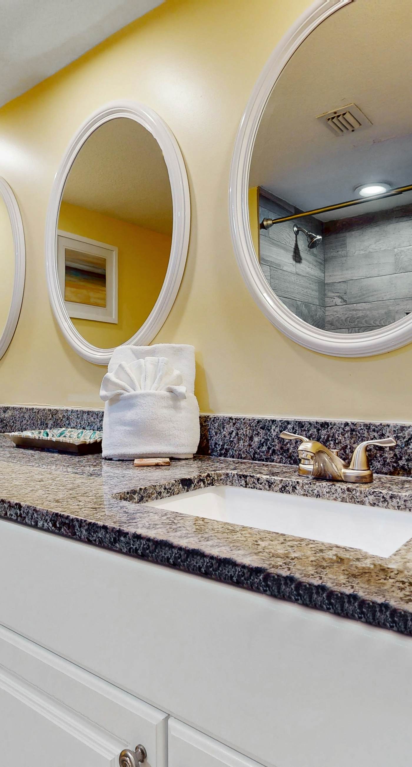 8th floor condo with Gulf views, balcony, pools, hot tubs, central AC, and WiFi