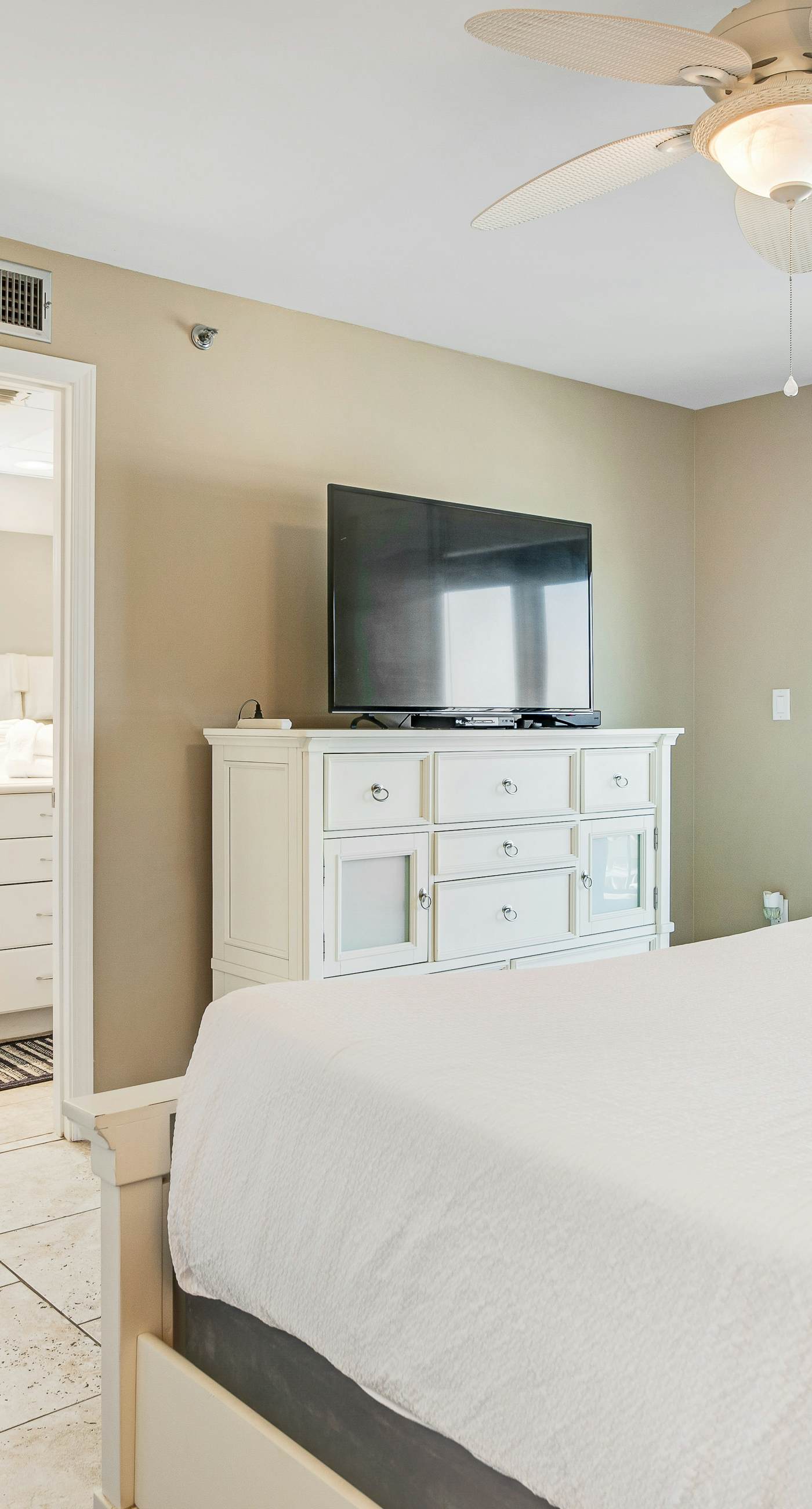 Gulf views from your private balcony - condo with pool , hot tub & beach access