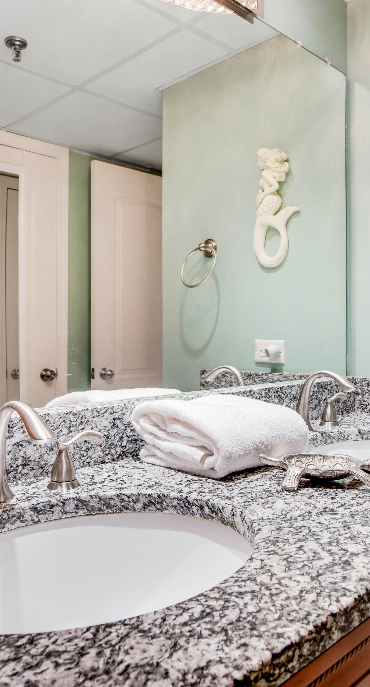 Gulf views from your private balcony - condo with pool , hot tub & beach access