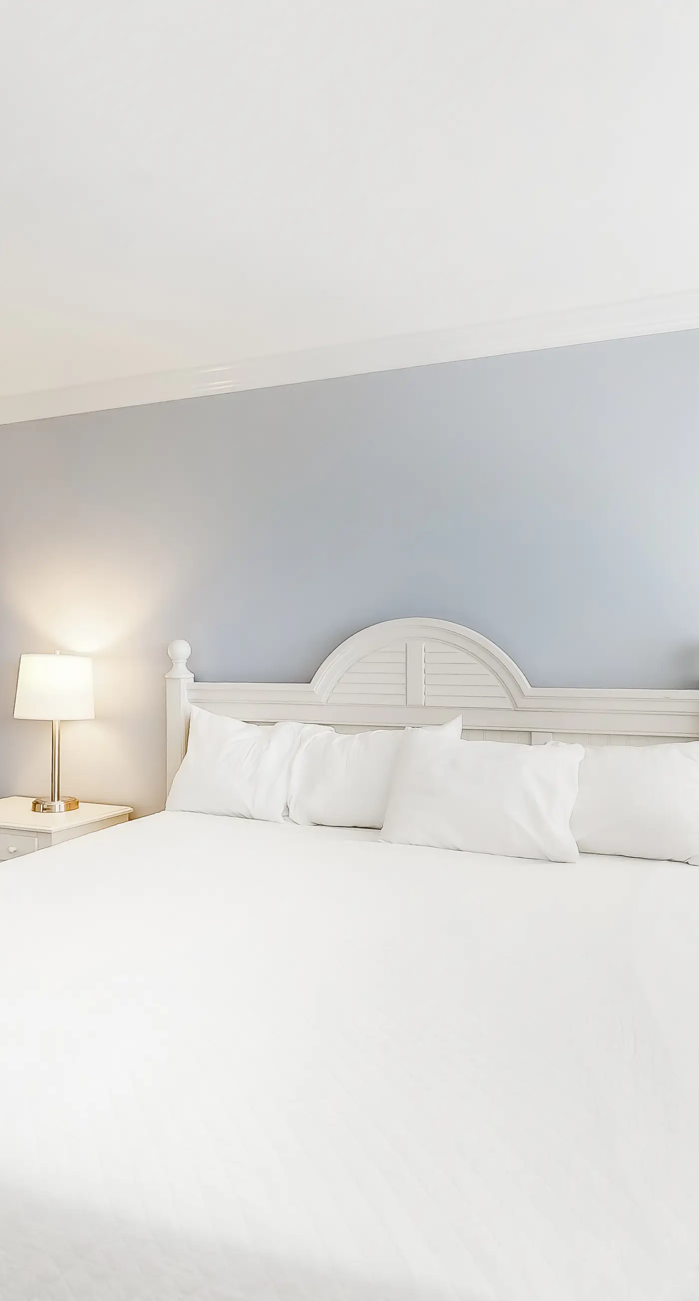 Inviting Oceanfront Condo with pool, Gym, Tennis, Gulf Views