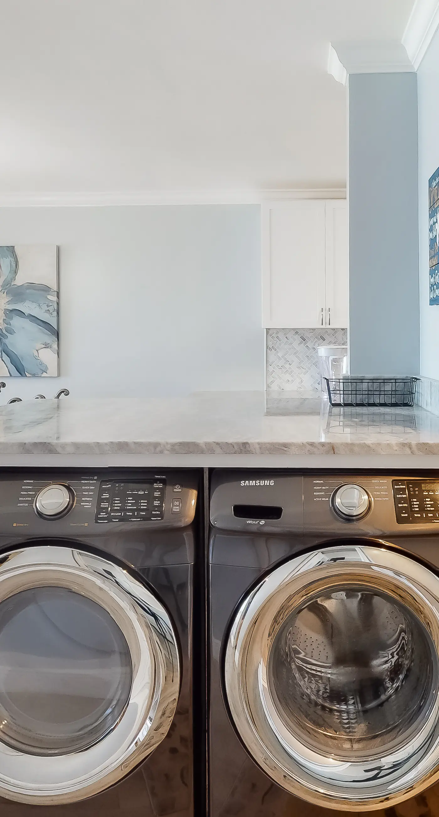 Inviting Oceanfront Condo with pool, Gym, Tennis, Gulf Views