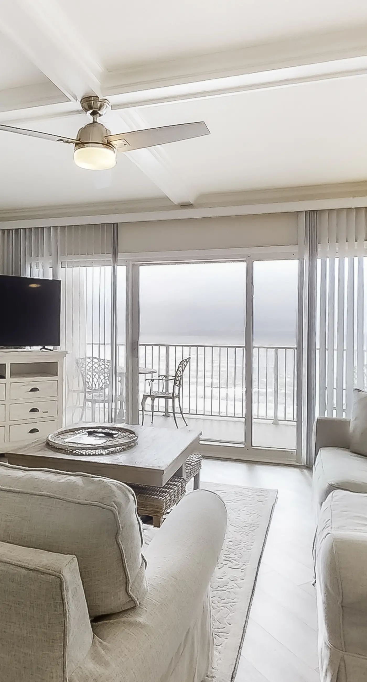 Magnificent Sixth-floor Oceanfront Condo with pool, Tennis & Gym