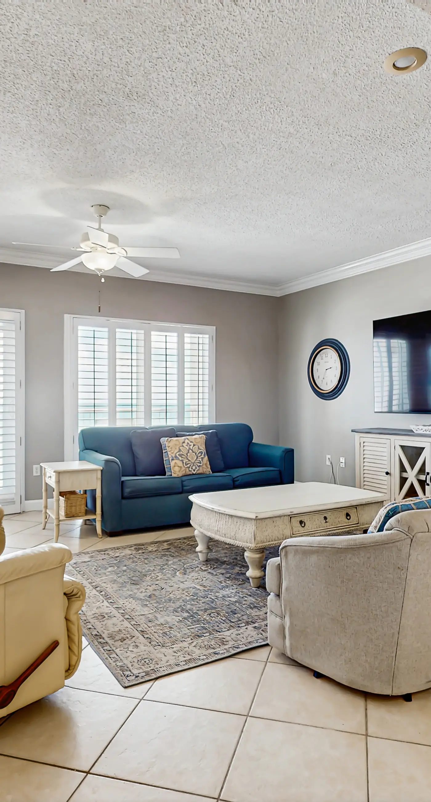 Oceanfront condo with heated pool, tennis, grilling station, & gym - balcony