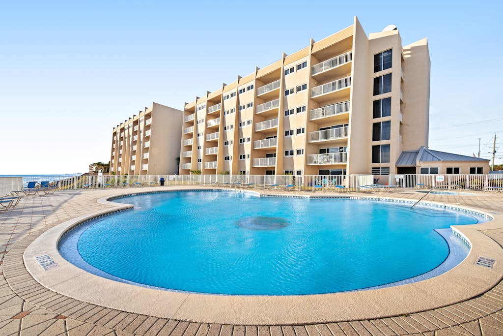 Oceanfront condo with heated pool, tennis, grilling station, & gym - balcony