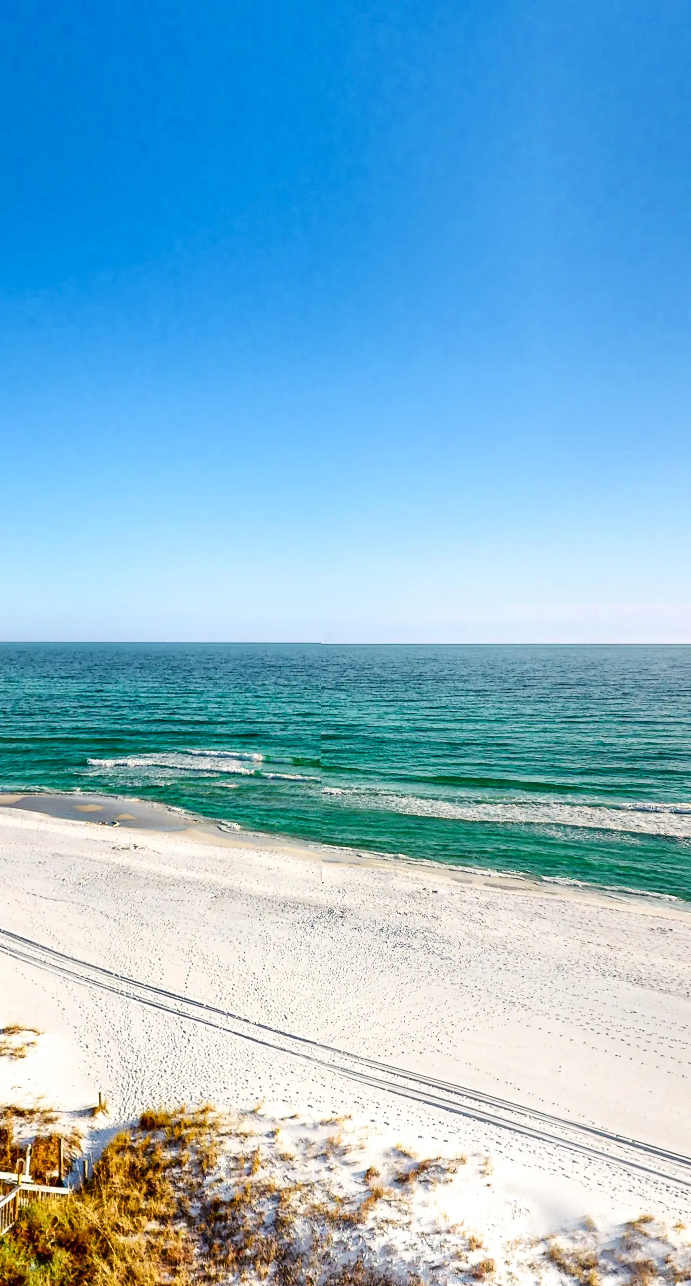 Oceanfront condo with heated pool, tennis, grilling station, & gym - balcony