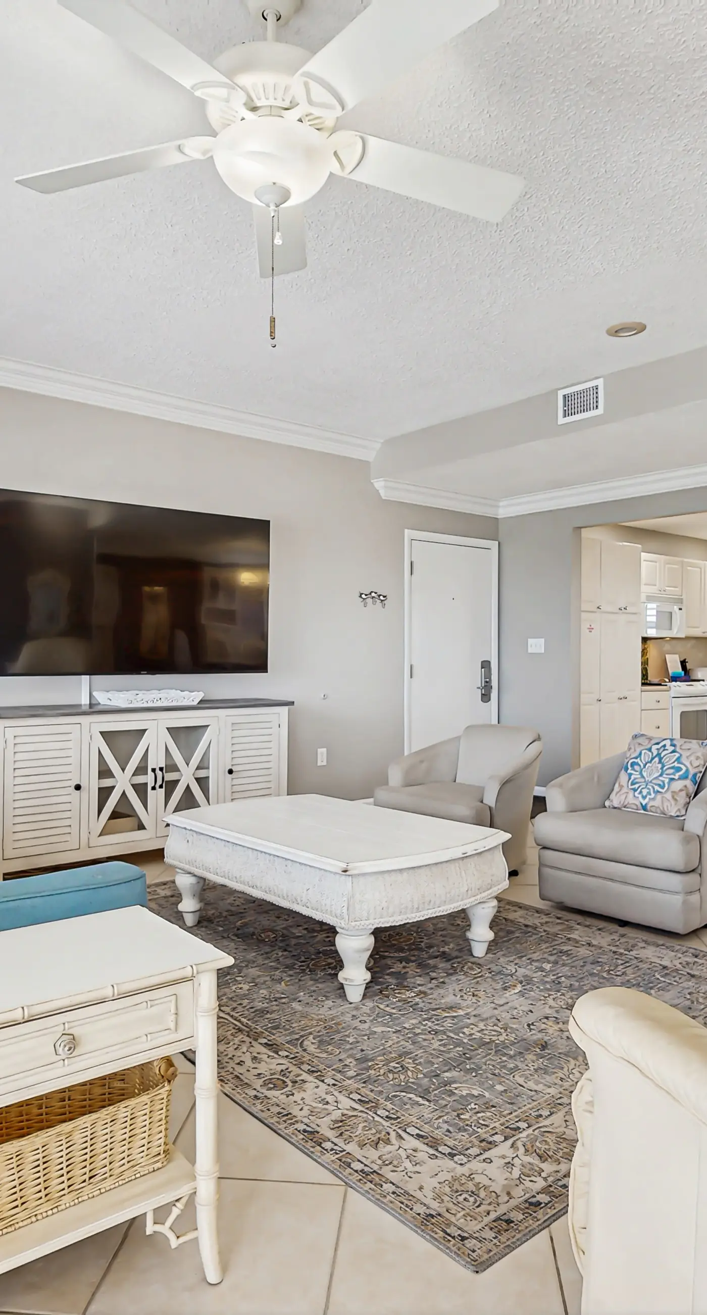 Oceanfront condo with heated pool, tennis, grilling station, & gym - balcony